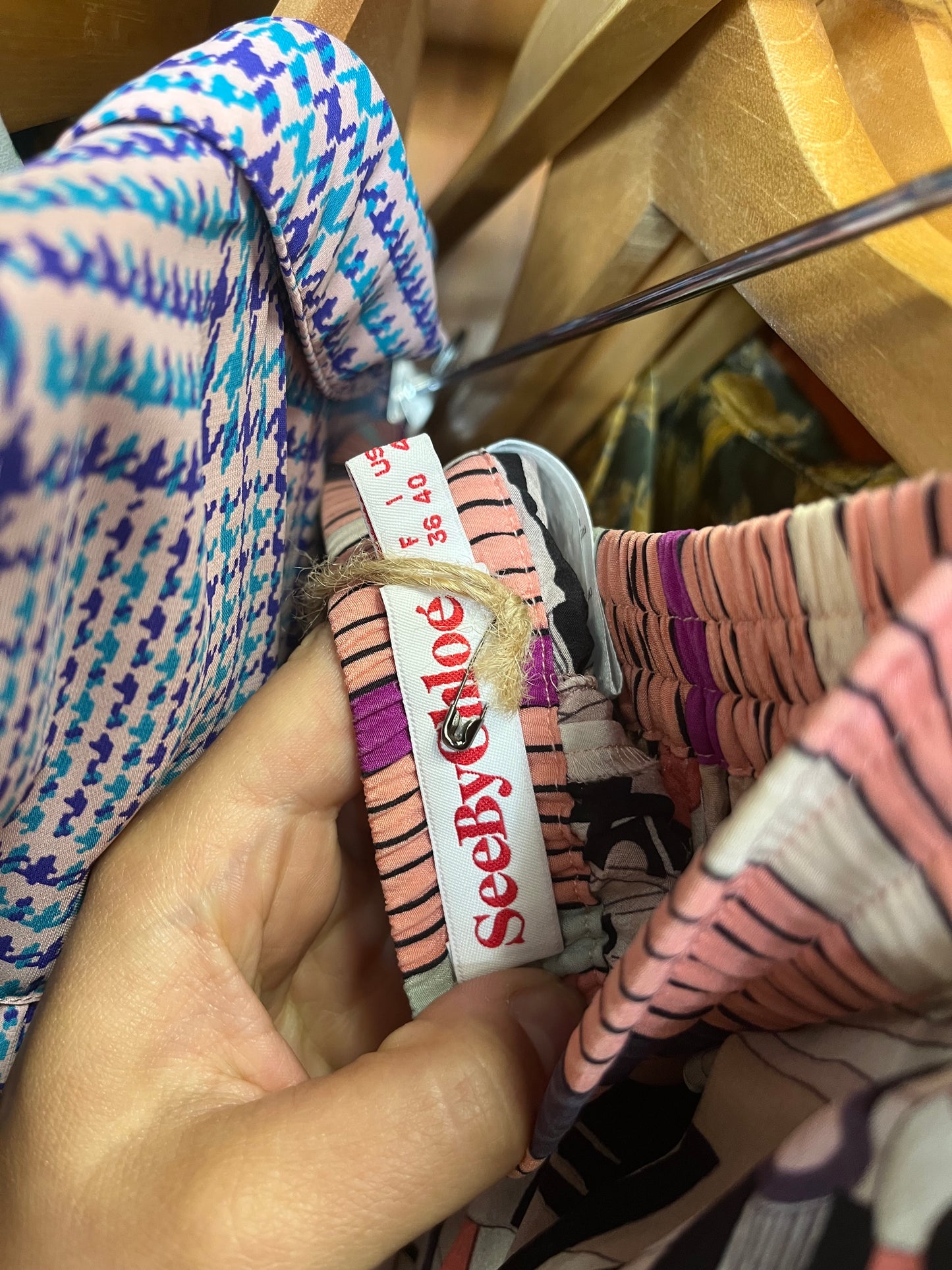 Pantalon vintage See by Chloé en soie à motifs graphiques