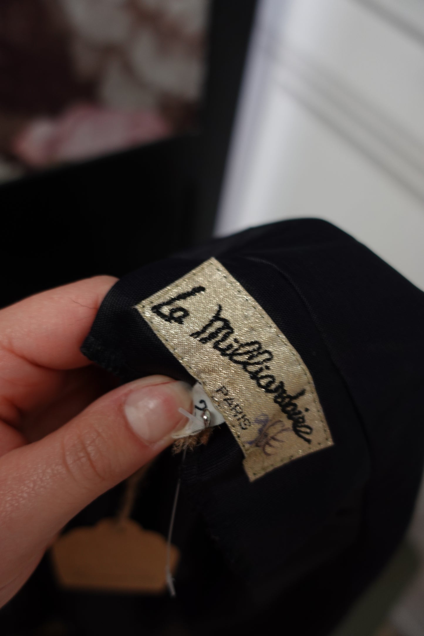 Veste Blazer Asymétrique Vintage — Noir & Boutons Bijoux (Circa 1980)