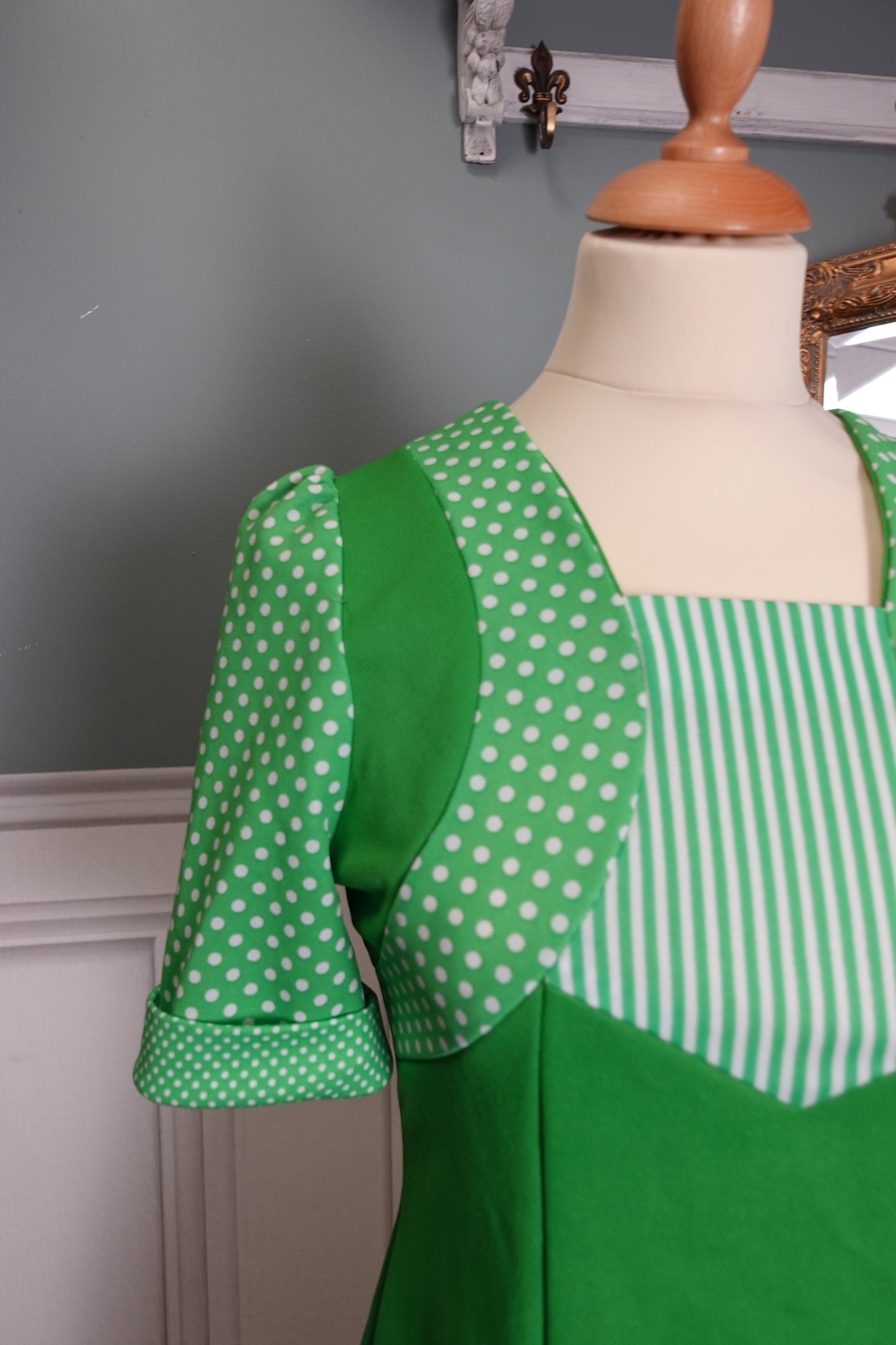 Robe vintage années 60/70 verte à pois