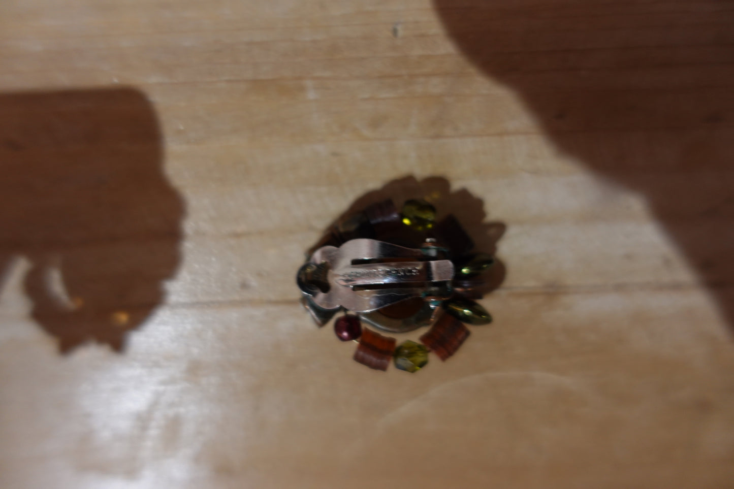 Boucles d’oreilles vintage Zoé Coste Made in France – clips – cristal ambré et violet – années 90
