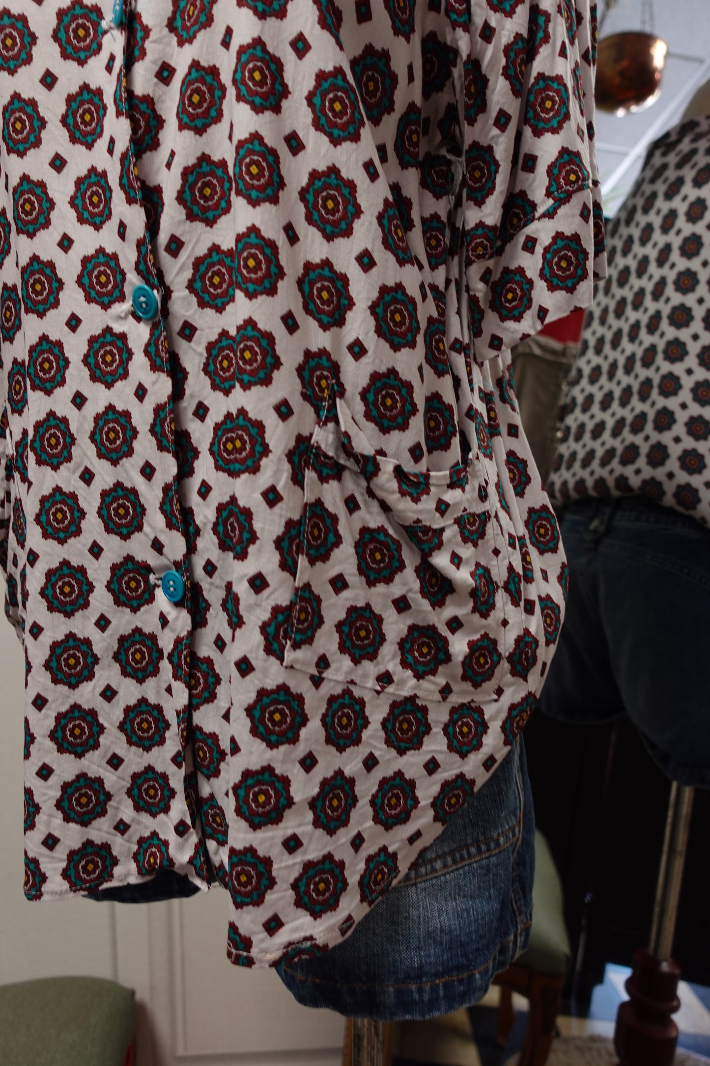 Veste-Chemise Légère Vintage Fait Main – Motifs Géométriques & Boutons Turquoise