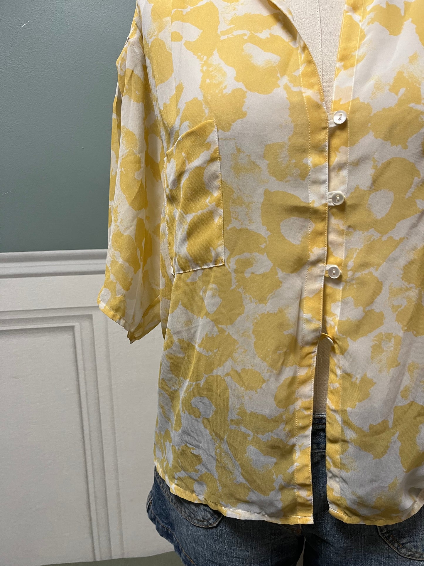 Chemisier vintage Cacharel Paris jaune imprimé – Léger et fluide