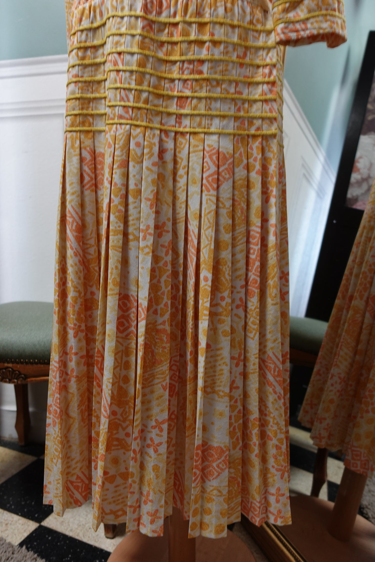 Robe Midi Vintage Fluide – Ceinture Coordonnée & Détails d'Exception