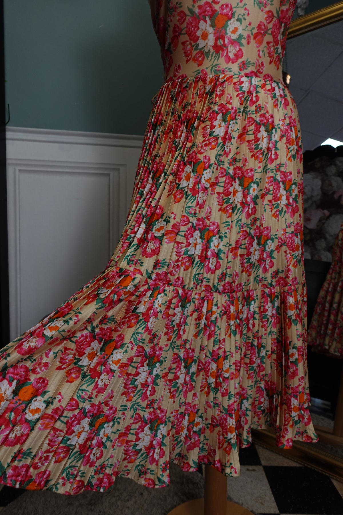 Robe midi dos nu plissée – Imprimé Floral John Rag Vintage