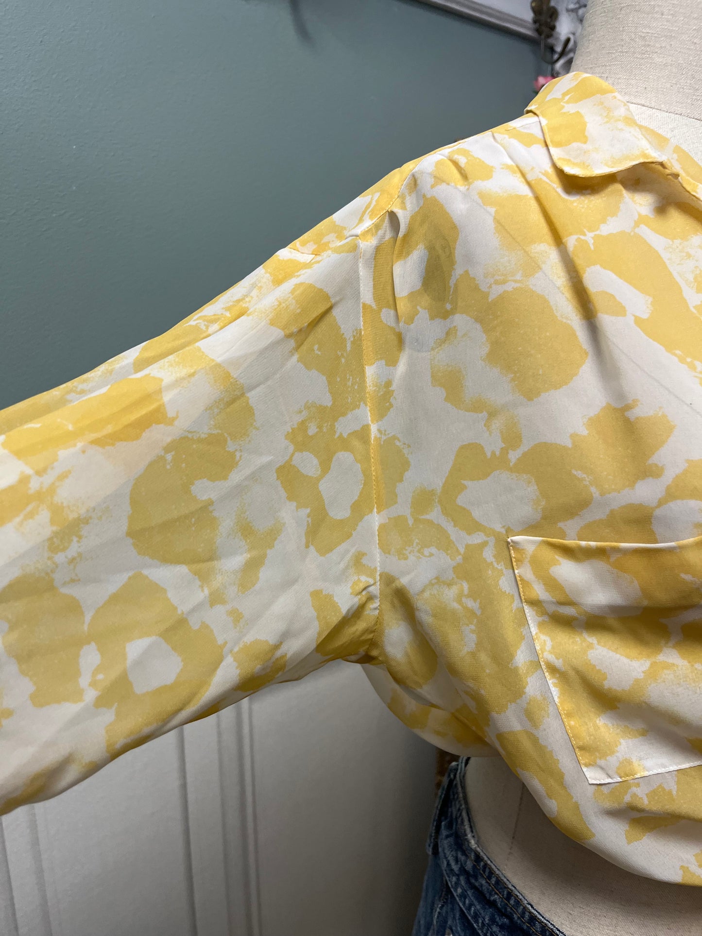 Chemisier vintage Cacharel Paris jaune imprimé – Léger et fluide