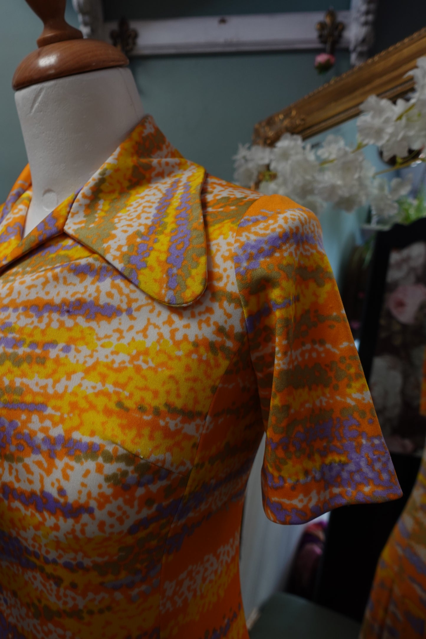 Robe Vintage Années 70 Orange à Grand Col Iconique