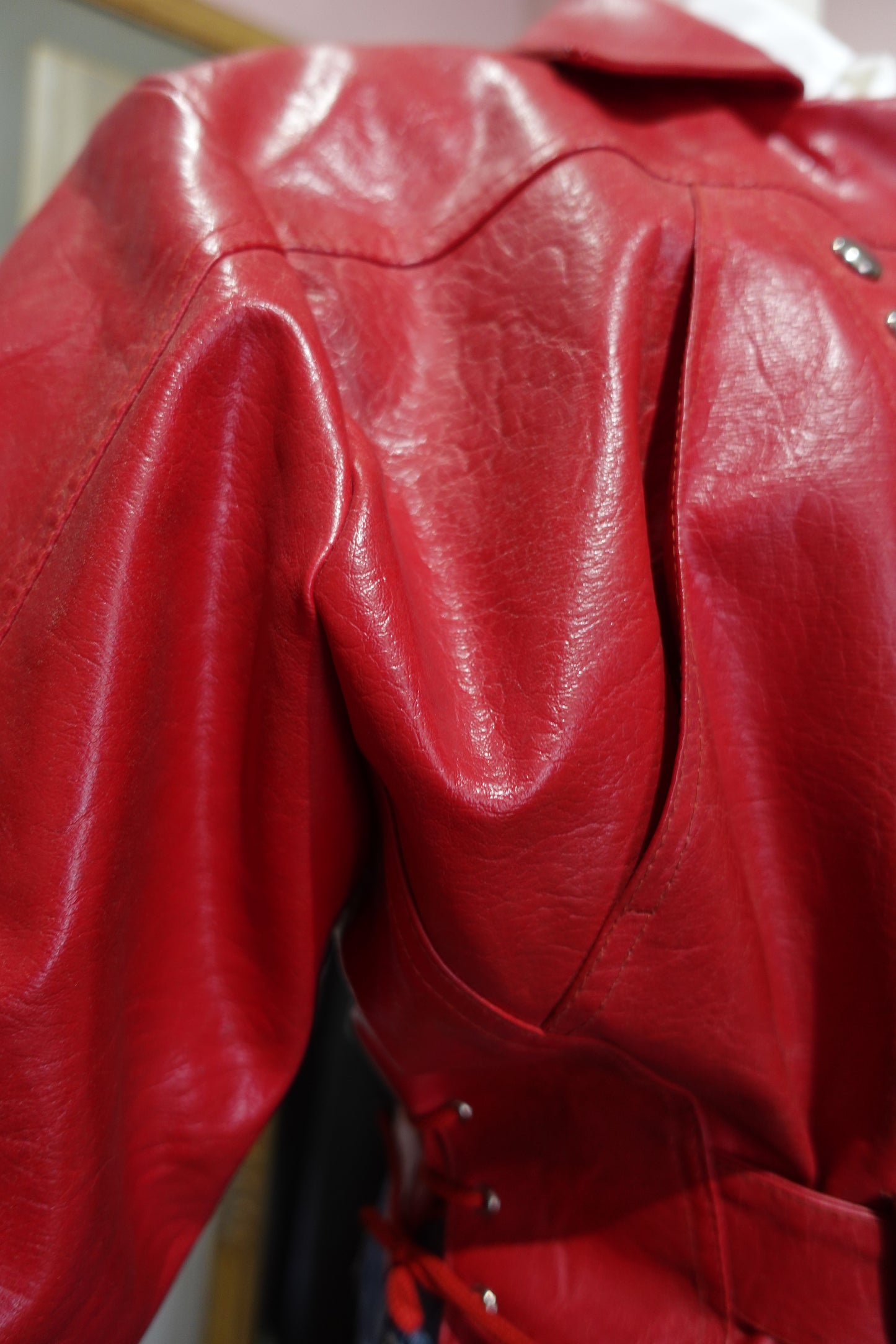 Le Perfecto "Red Passion" 80s – Maison Fuchs Schmitt