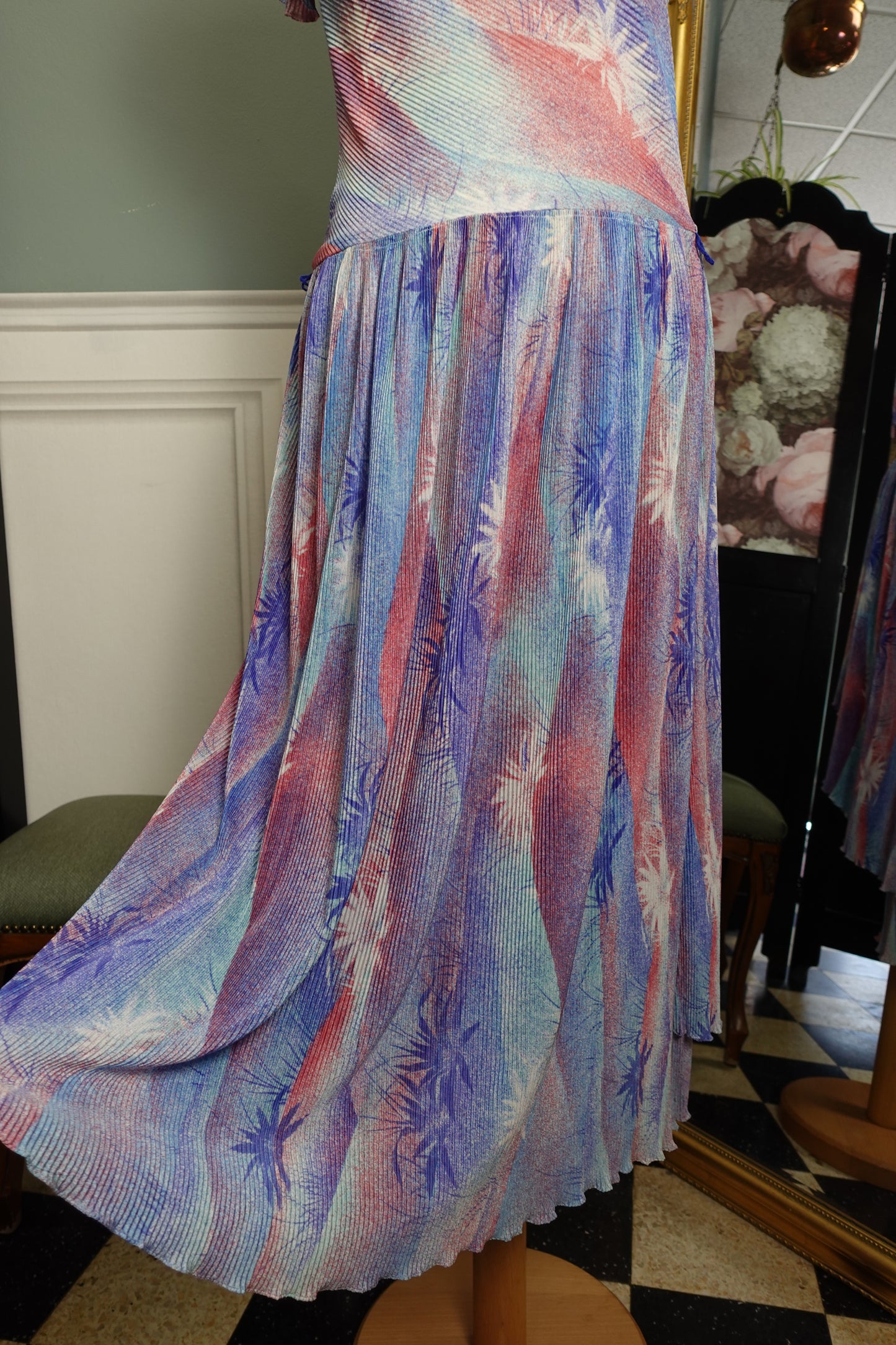 Robe vintage asymétrique plissée – Années 80