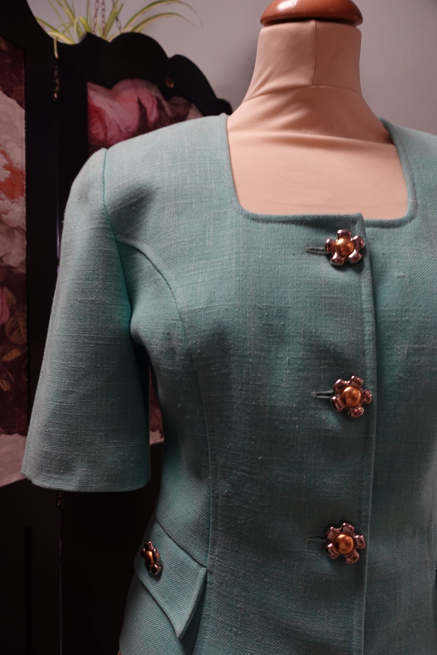 Veste tailleur vintage turquoise à boutons fleurs – Les Chemises Blanches France – Taille 38