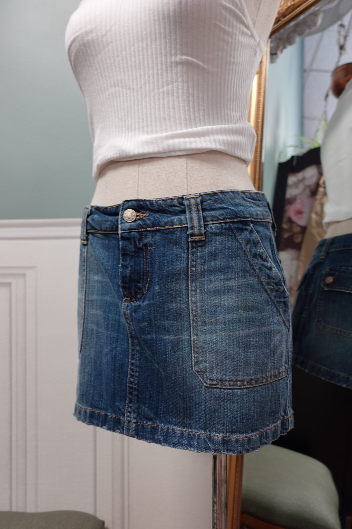 Mini-jupe en jean brut vintage "Maje Paris" – Coupe Y2K taille basse