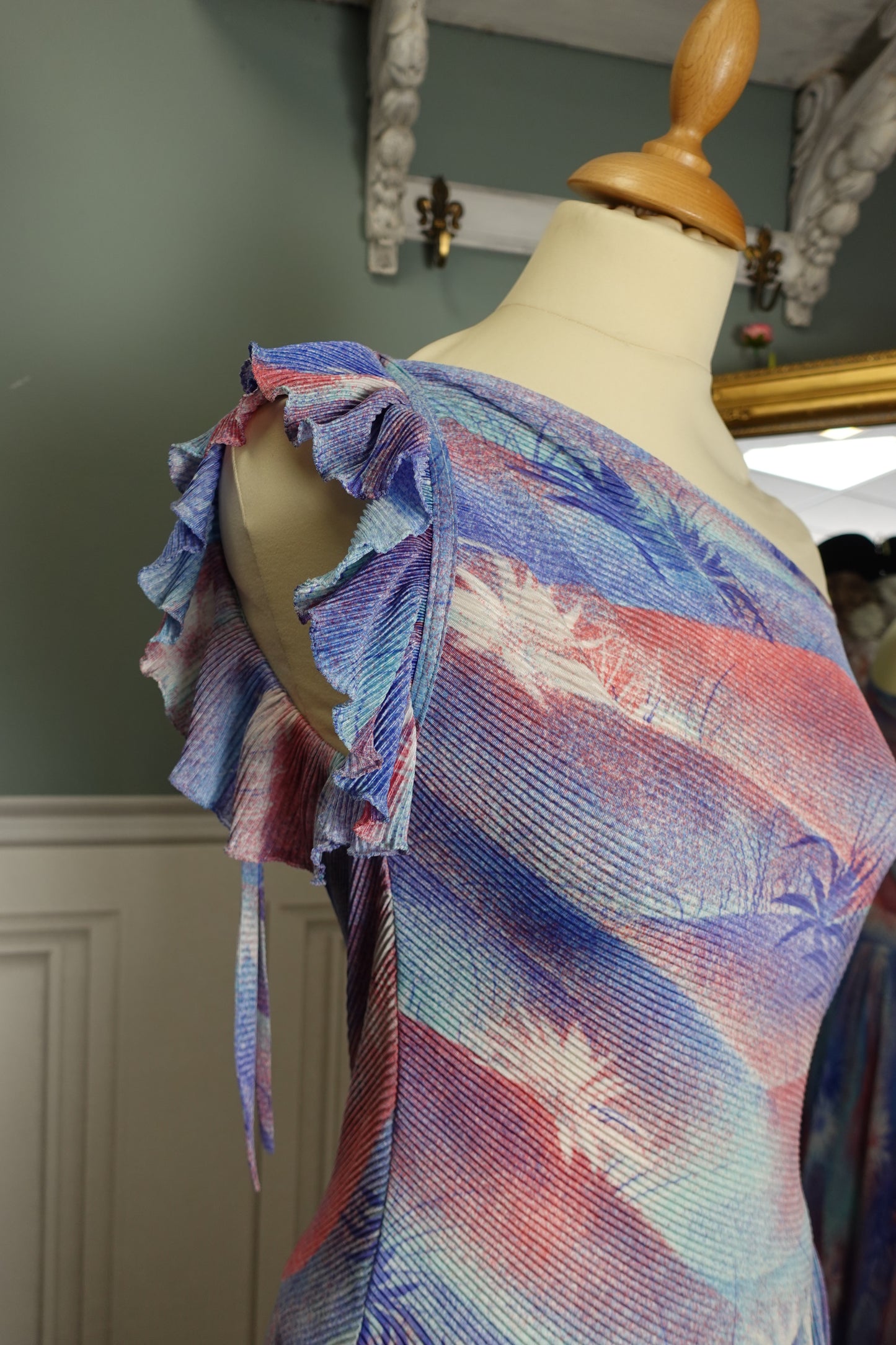Robe vintage asymétrique plissée – Années 80