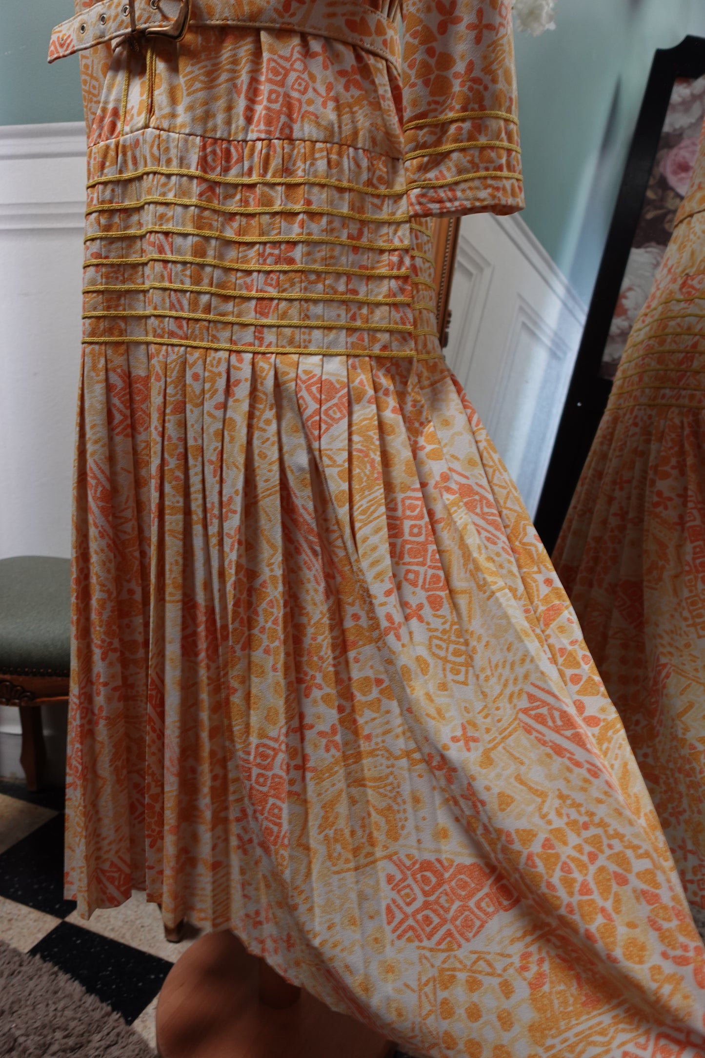 Robe Midi Vintage Fluide – Ceinture Coordonnée & Détails d'Exception