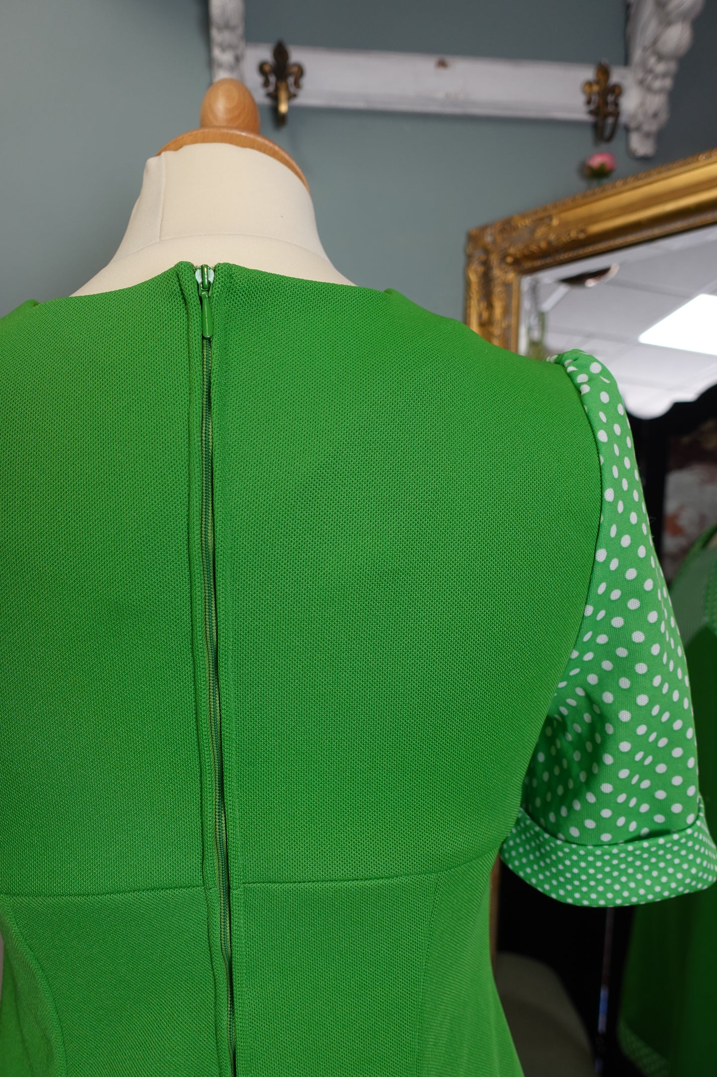 Robe vintage années 60/70 verte à pois