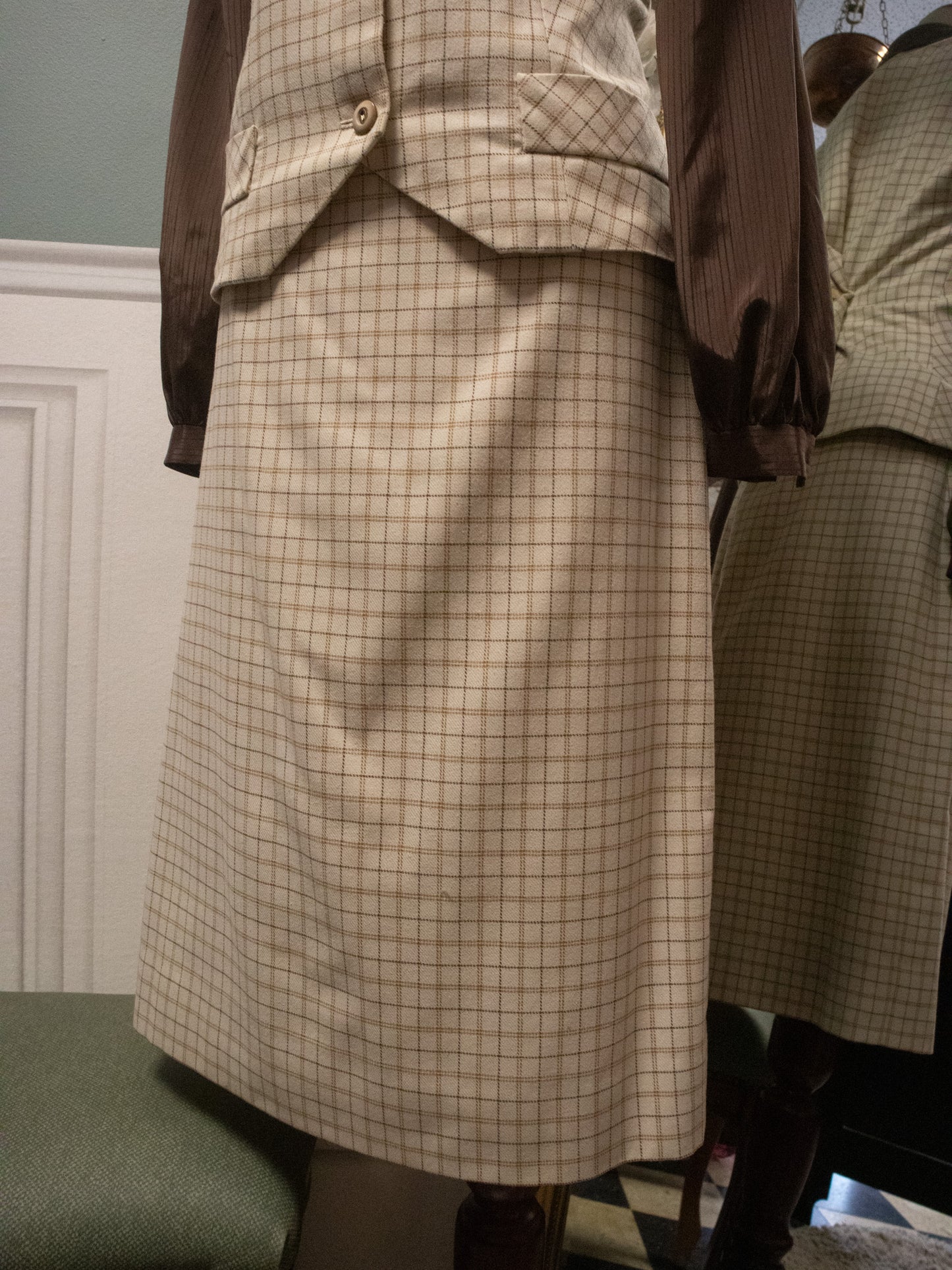 Ensemble Coordonné "Academia" Fait Main en Laine Beige et Chocolat — Pièce Unique Rétro