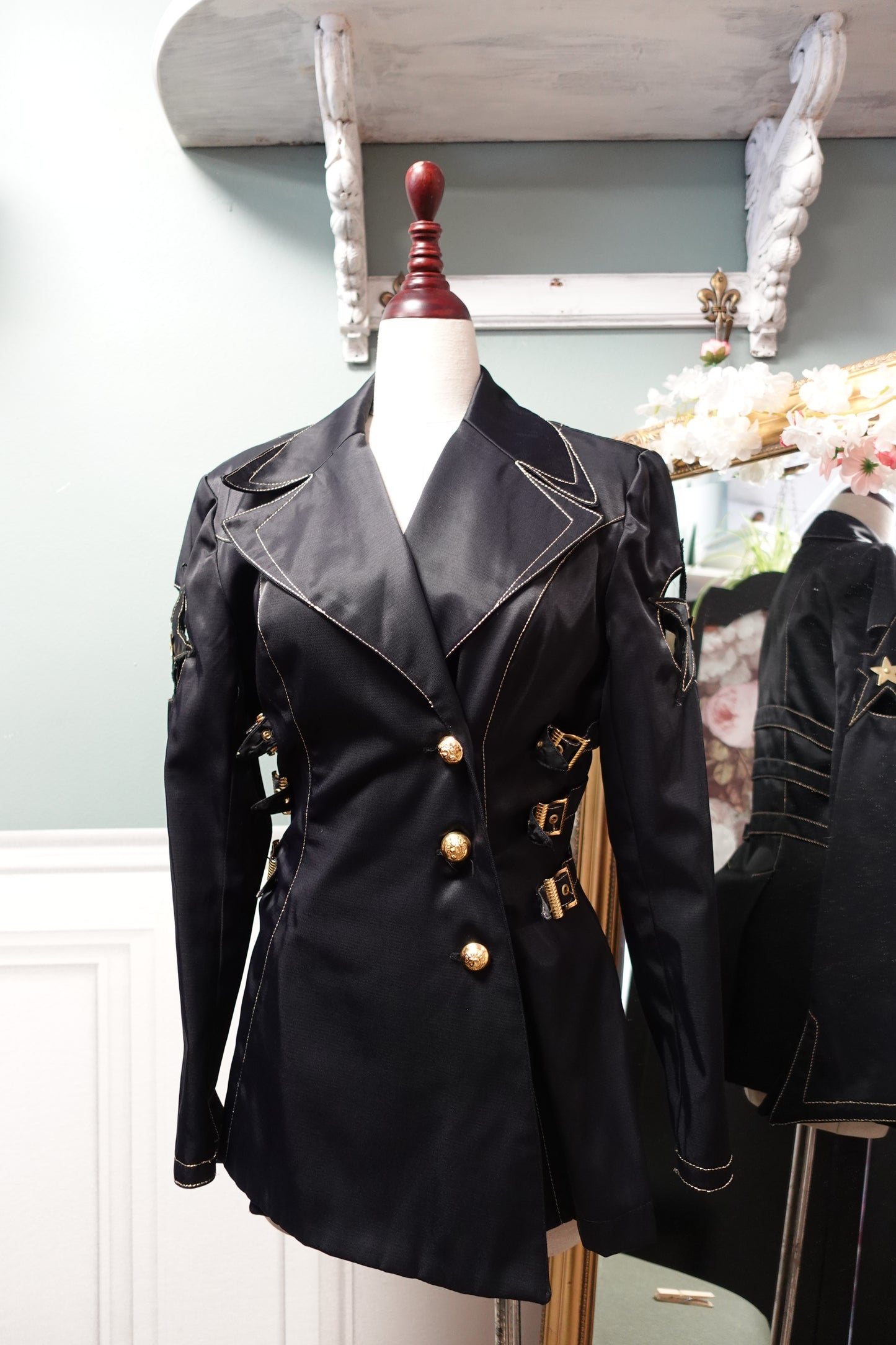Veste Blazer Asymétrique Vintage — Noir & Boutons Bijoux (Circa 1980)