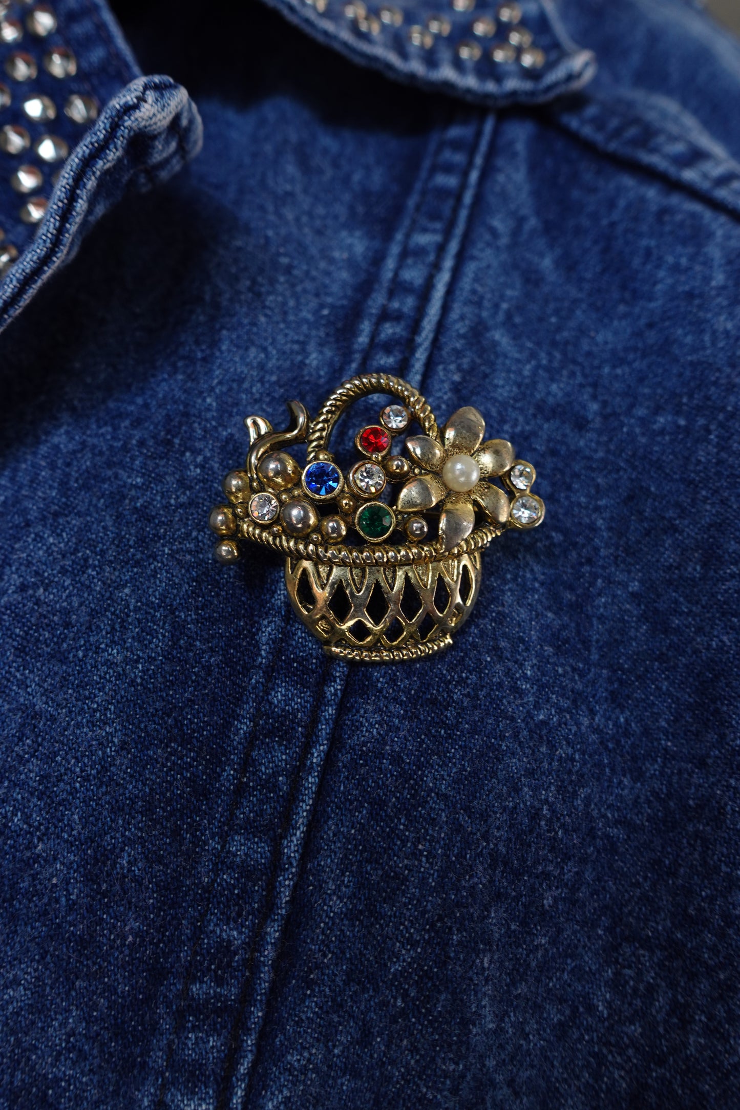 Broche Vintage Panier de Fleurs - Strass & Dorure