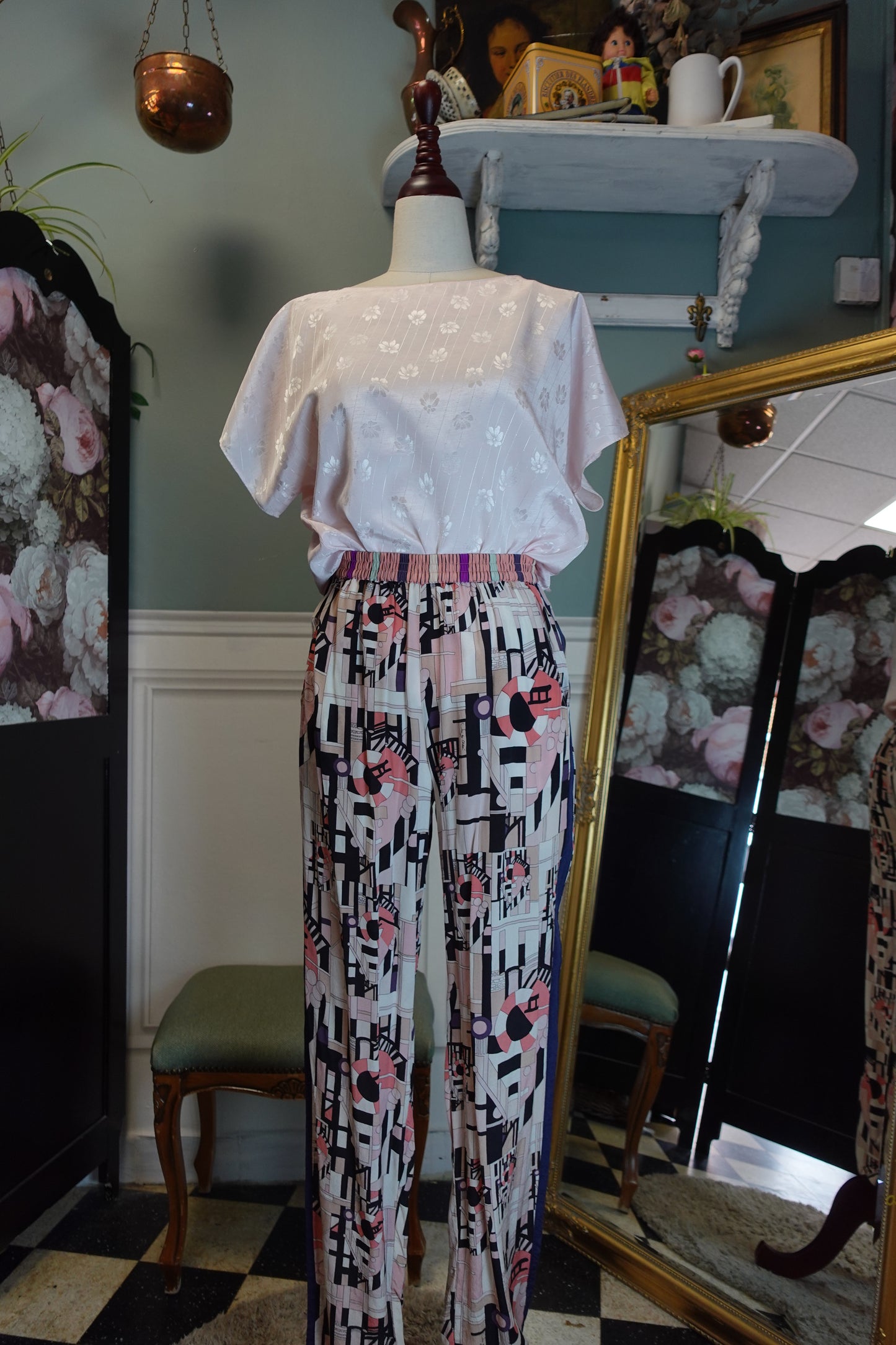 Pantalon vintage See by Chloé en soie à motifs graphiques