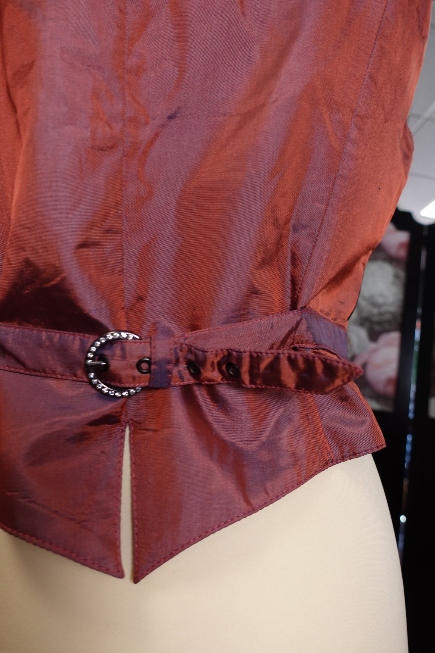 Gilet de costume vintage noir brodé à fines rayures