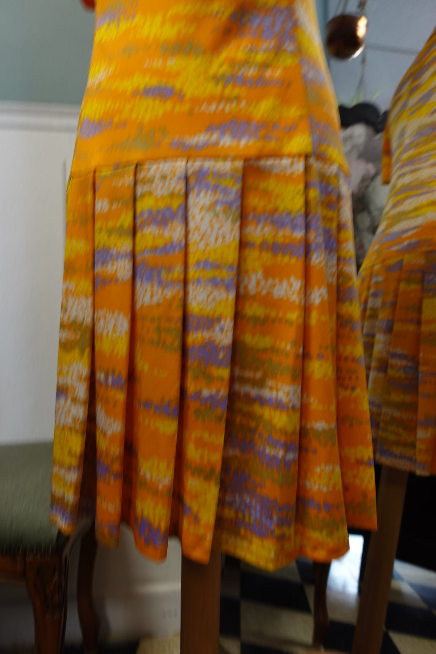 Robe Vintage Années 70 Orange à Grand Col Iconique