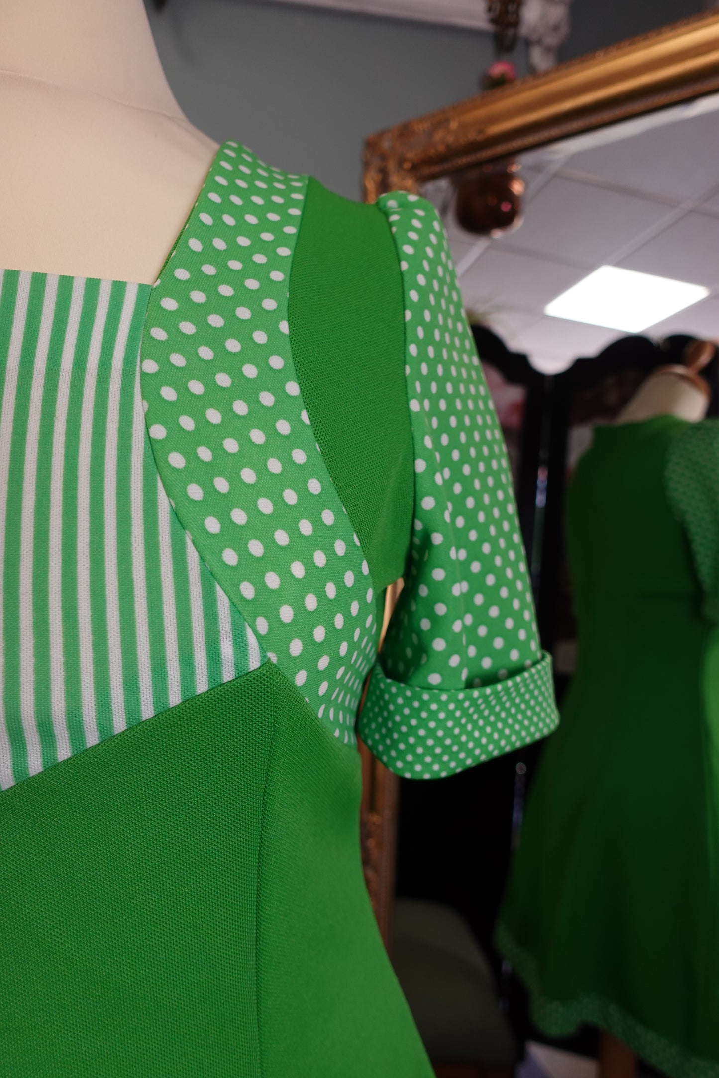 Robe vintage années 60/70 verte à pois