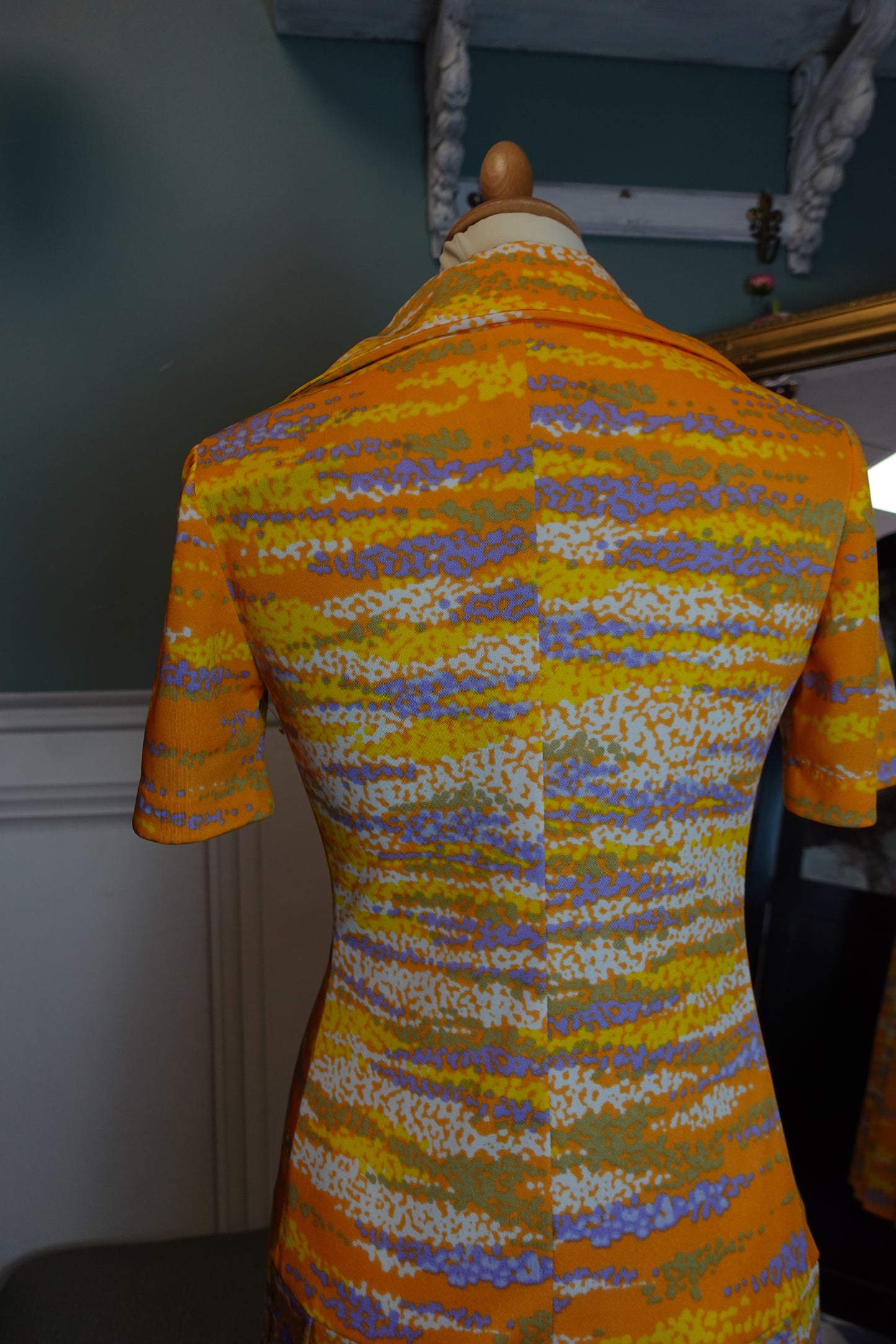 Robe Vintage Années 70 Orange à Grand Col Iconique
