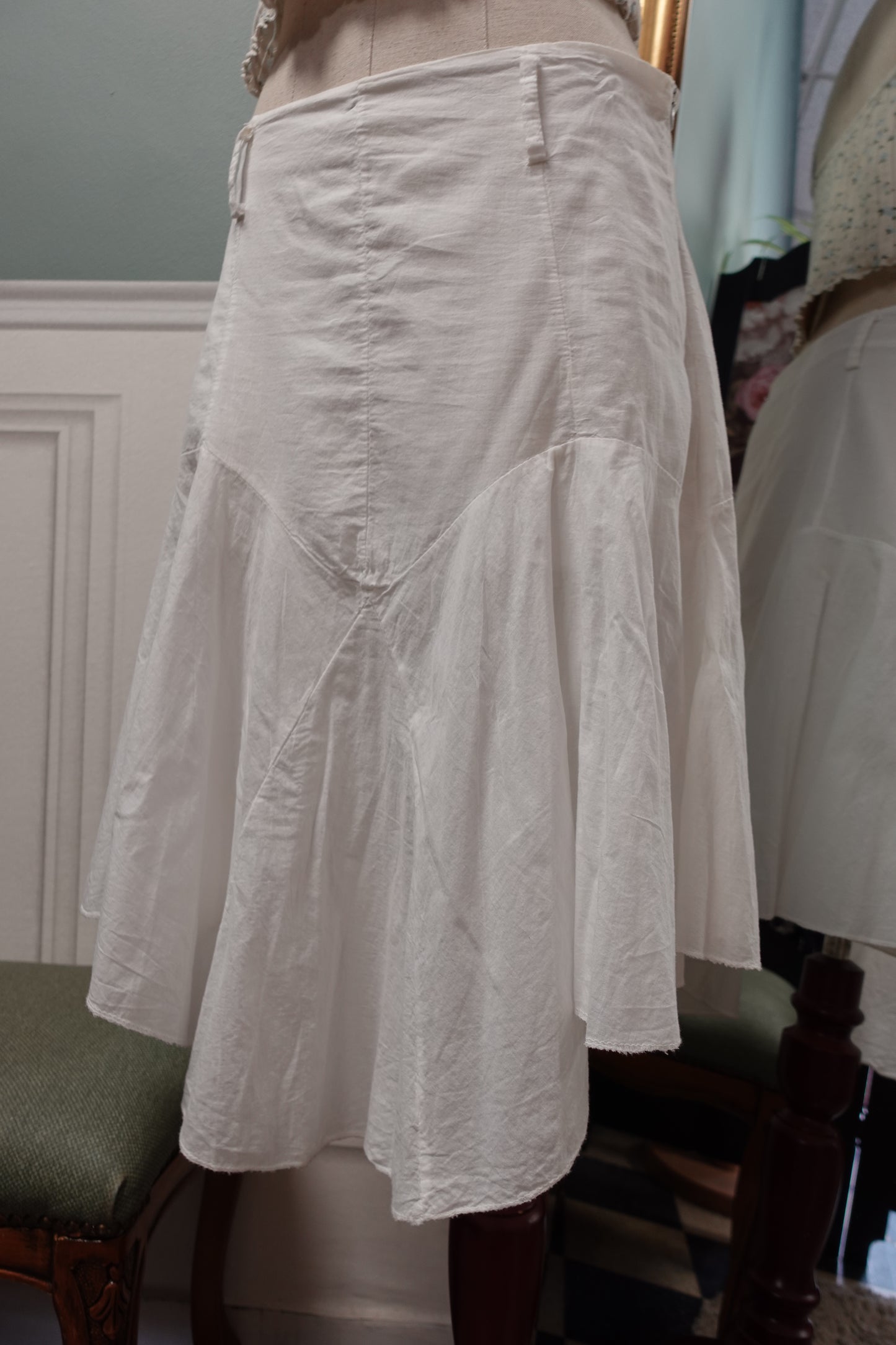 Jupe midi blanche légère à volants – Taille 38