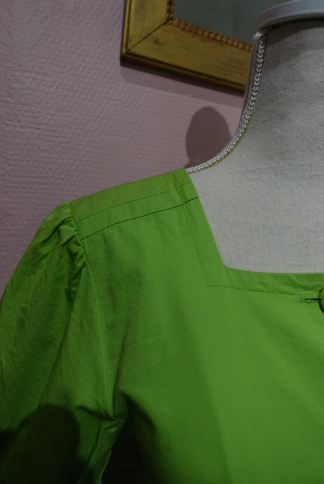 Robe Droite Sixties "Granny Smith" - Vert Pomme & Manches Bouffantes