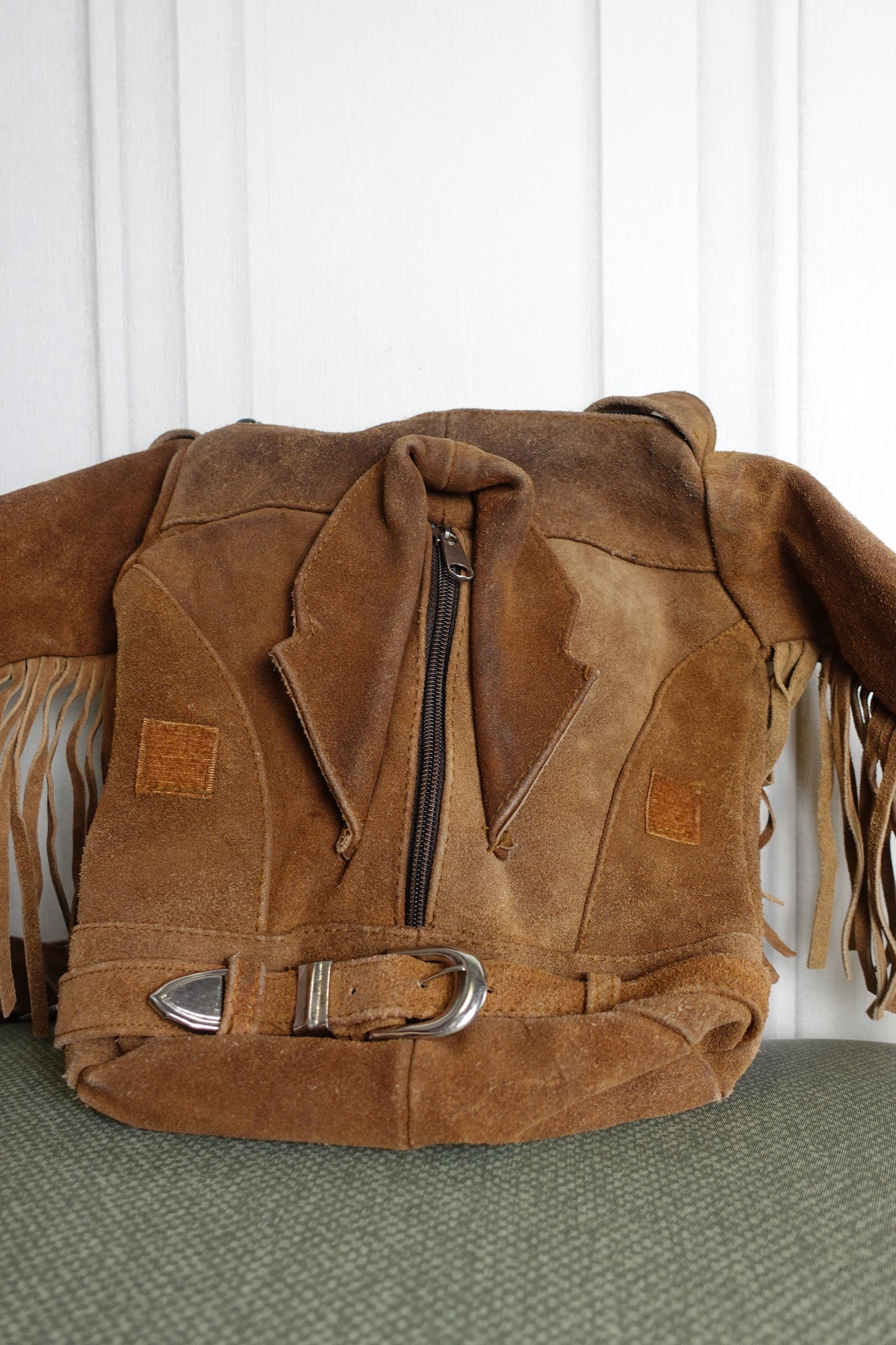 Sac bandoulière vintage en cuir suédé – Design veste western