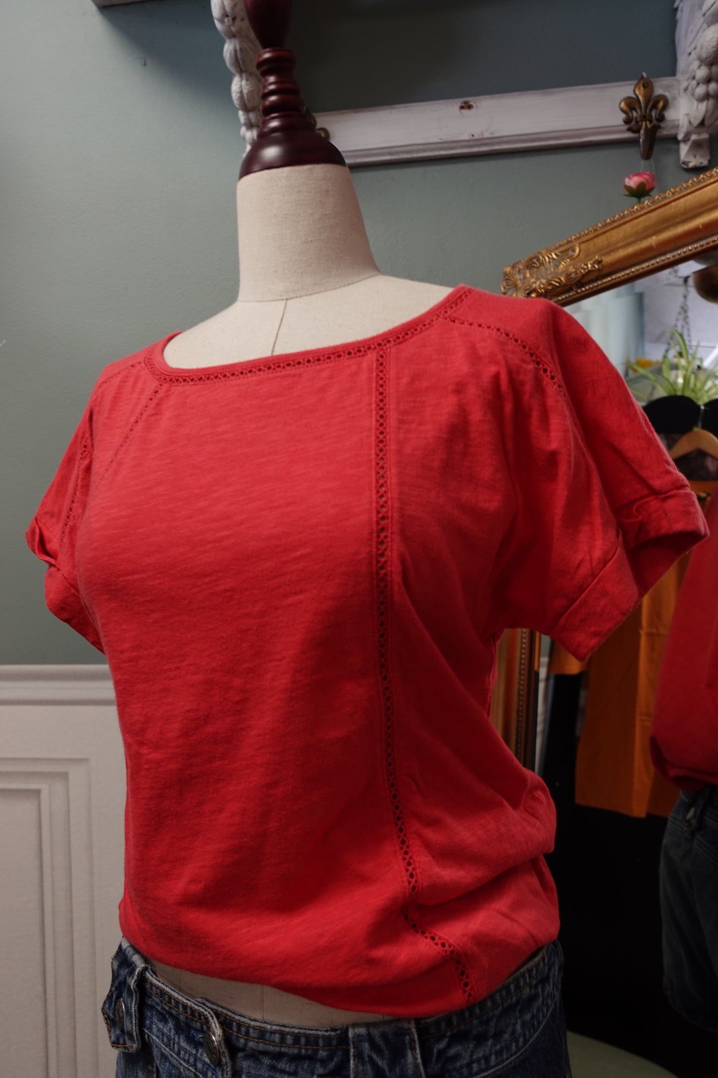T-shirt Rouge Corail Comptoir des Cotonniers – Détails Dentelle Échelle (Taille S)