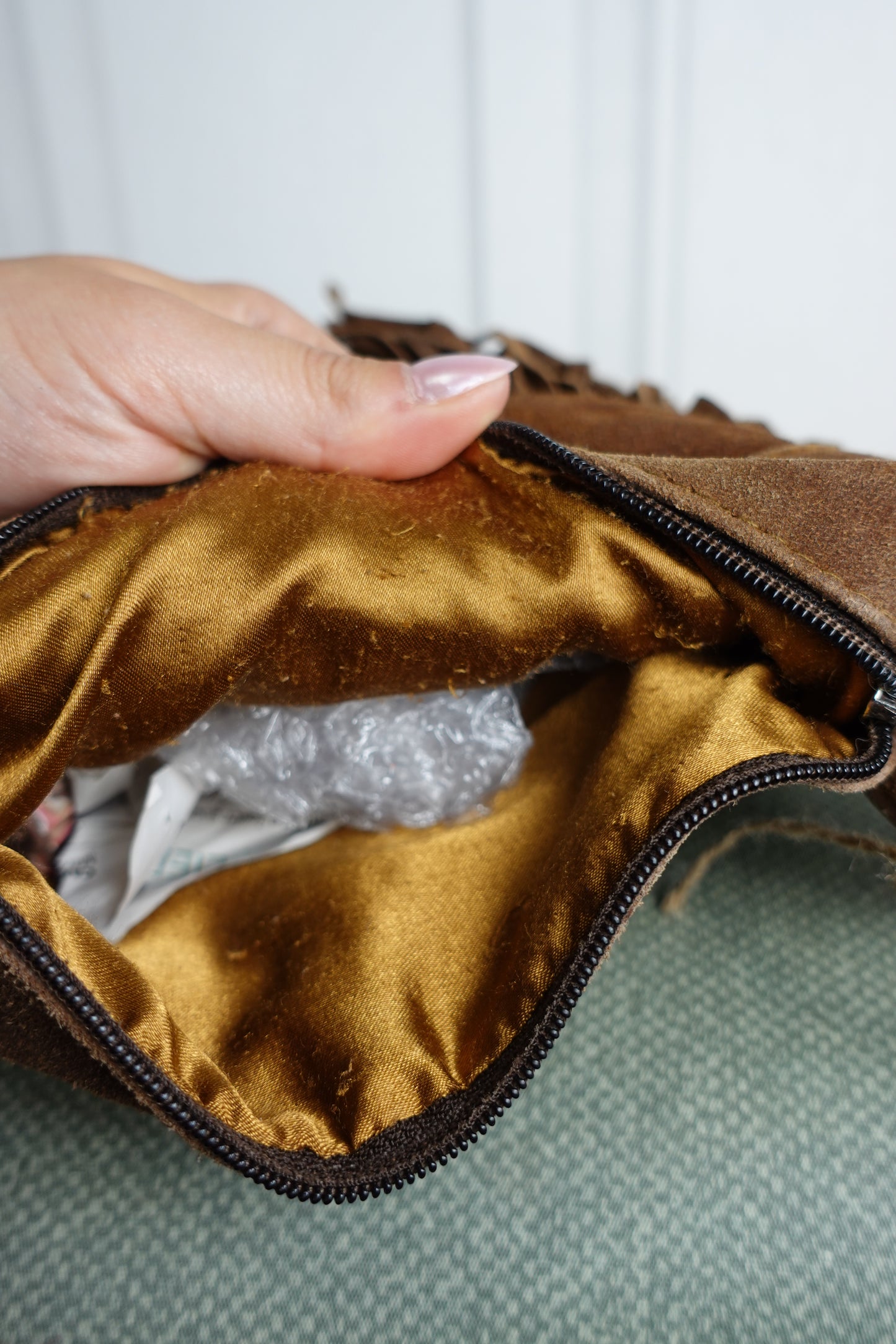 Sac bandoulière vintage en cuir suédé – Design veste western