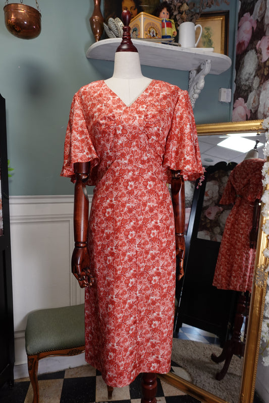 Robe vintage fleurie rouge/corail – cousue main – manches papillon