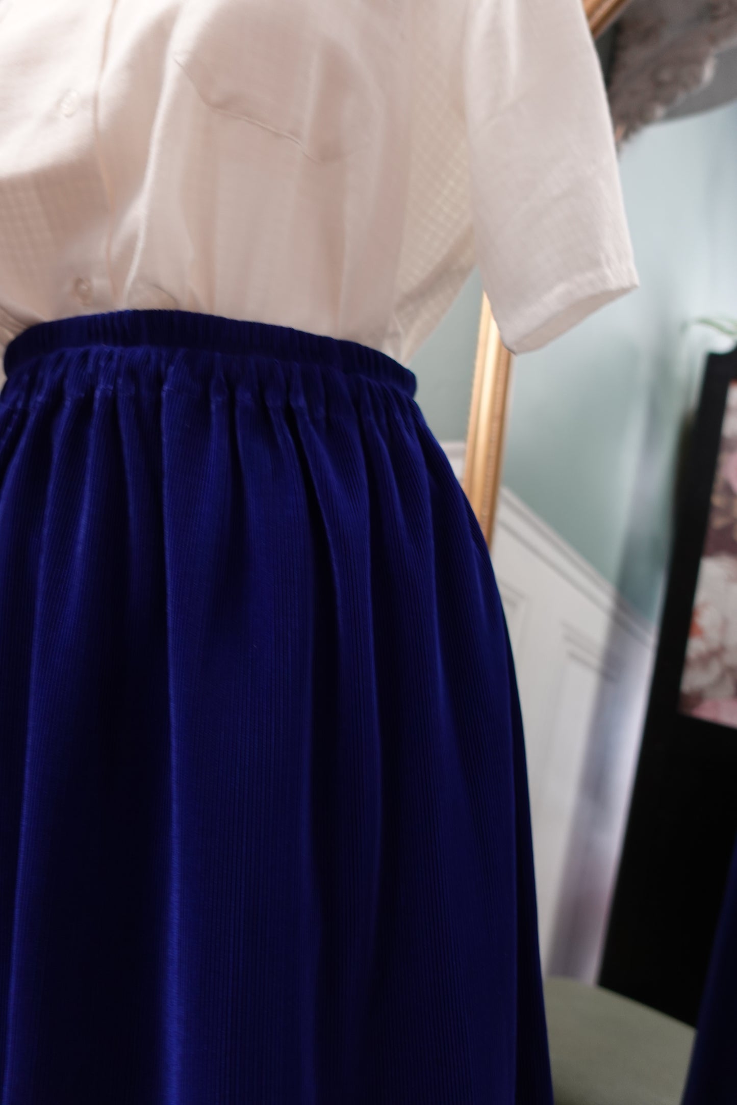 Jupe midi micro-plissée – Bleu Électrique