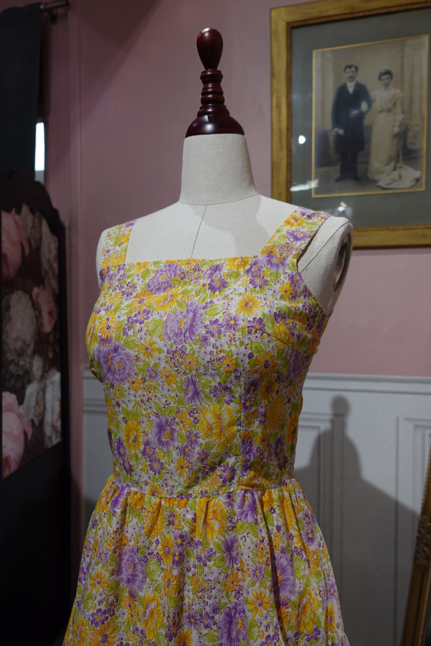 Robe fleurie vintage jaune & violette