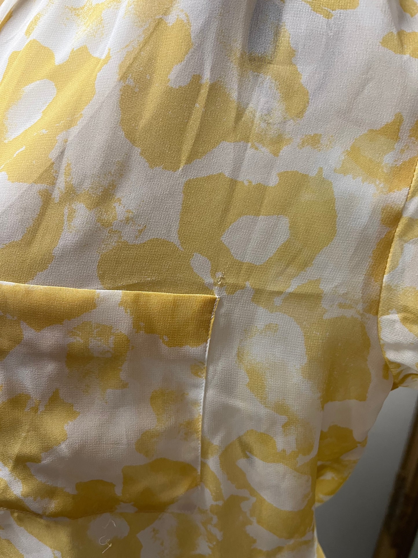 Chemisier vintage Cacharel Paris jaune imprimé – Léger et fluide