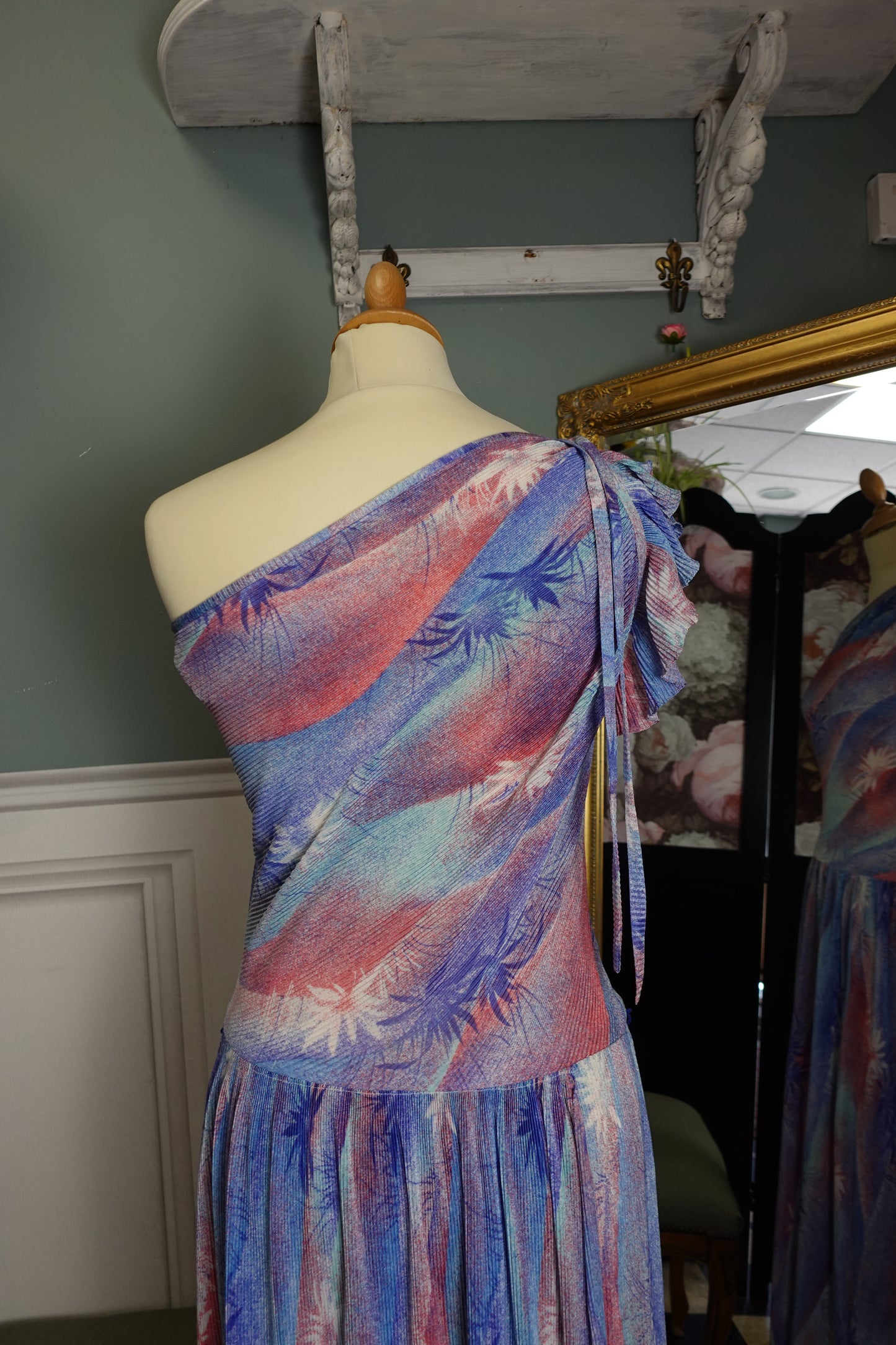 Robe vintage asymétrique plissée – Années 80