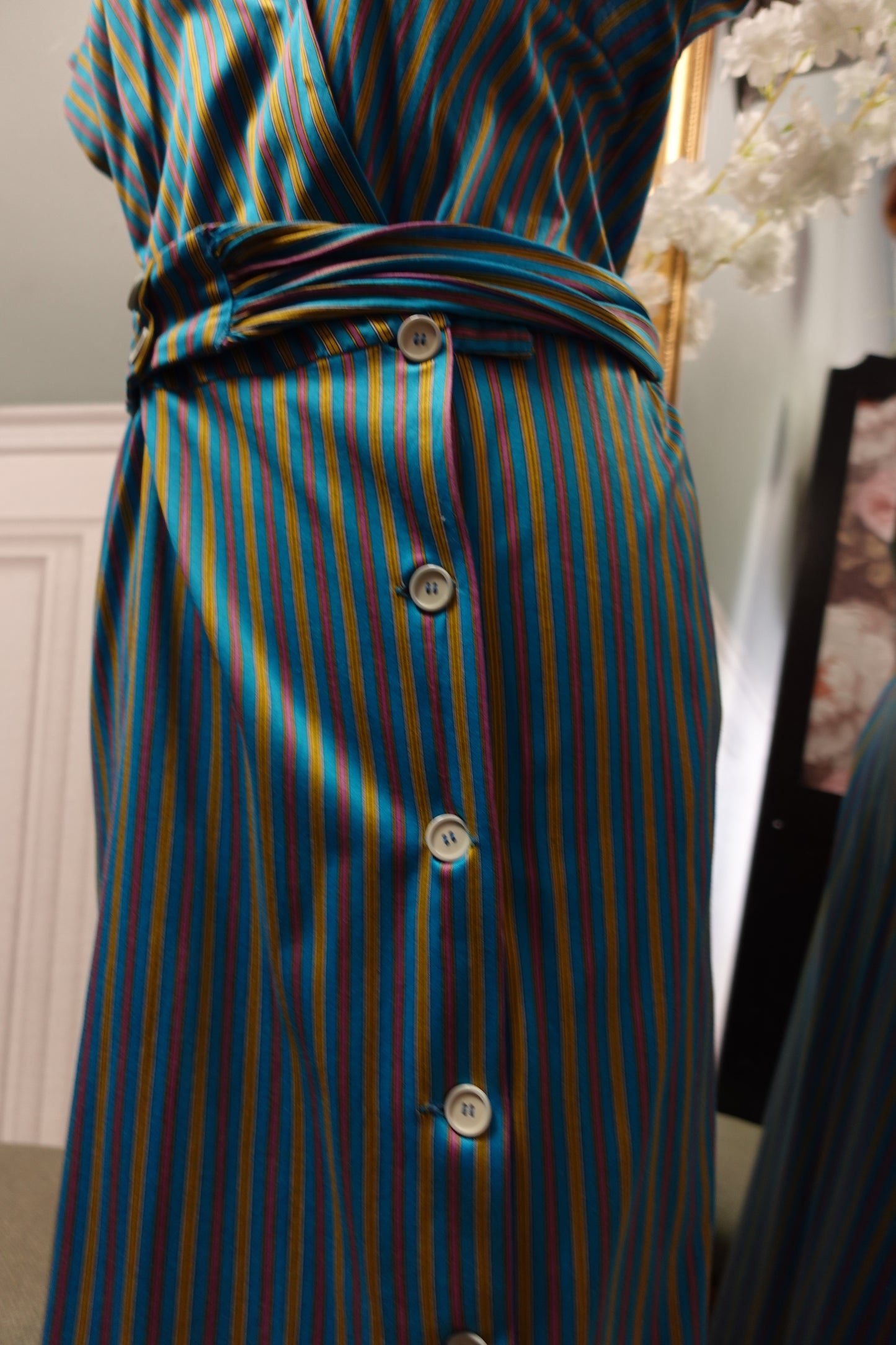 : Robe Midi Vintage Années 70 en Coton – Coupe Demi-Portefeuille & Manches Évasées