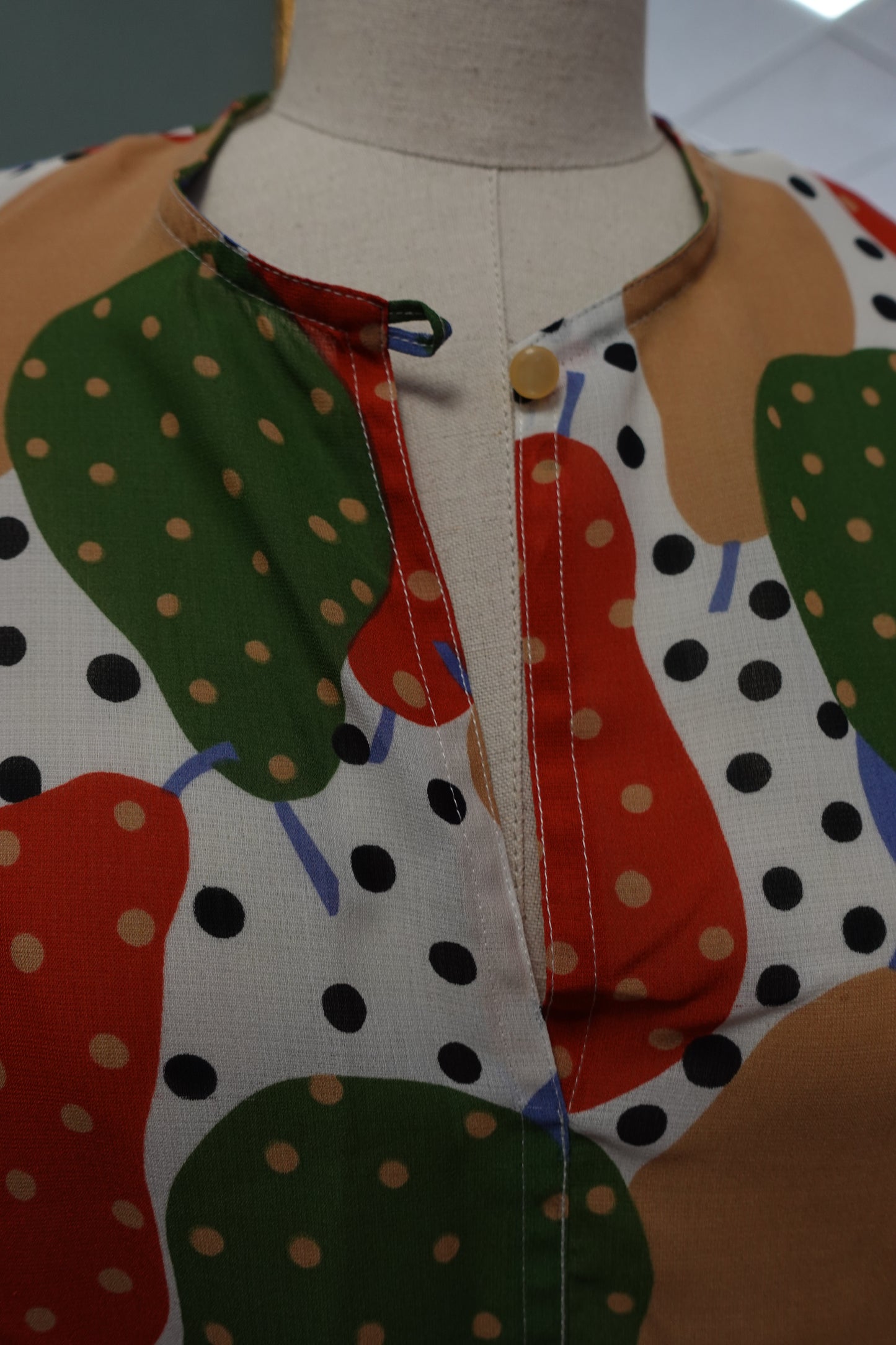 Blouse fluide imprimée "Verger" – Motifs Poires & Pois Vintage