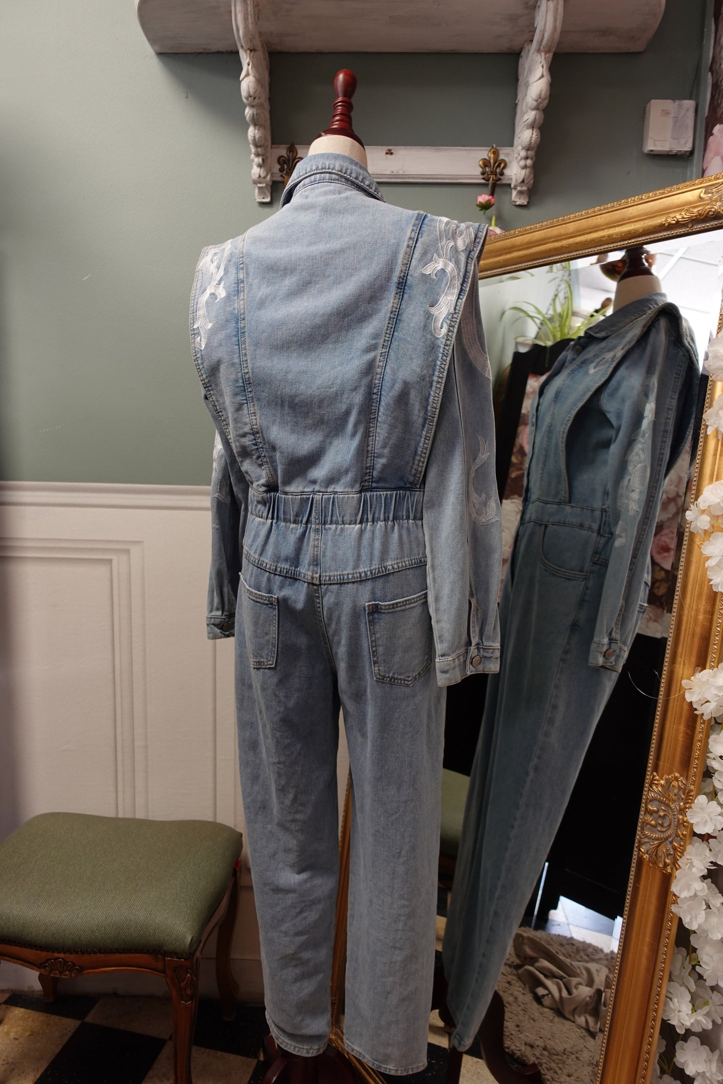 Combinaison en denim structurée – Inspiration Années 80