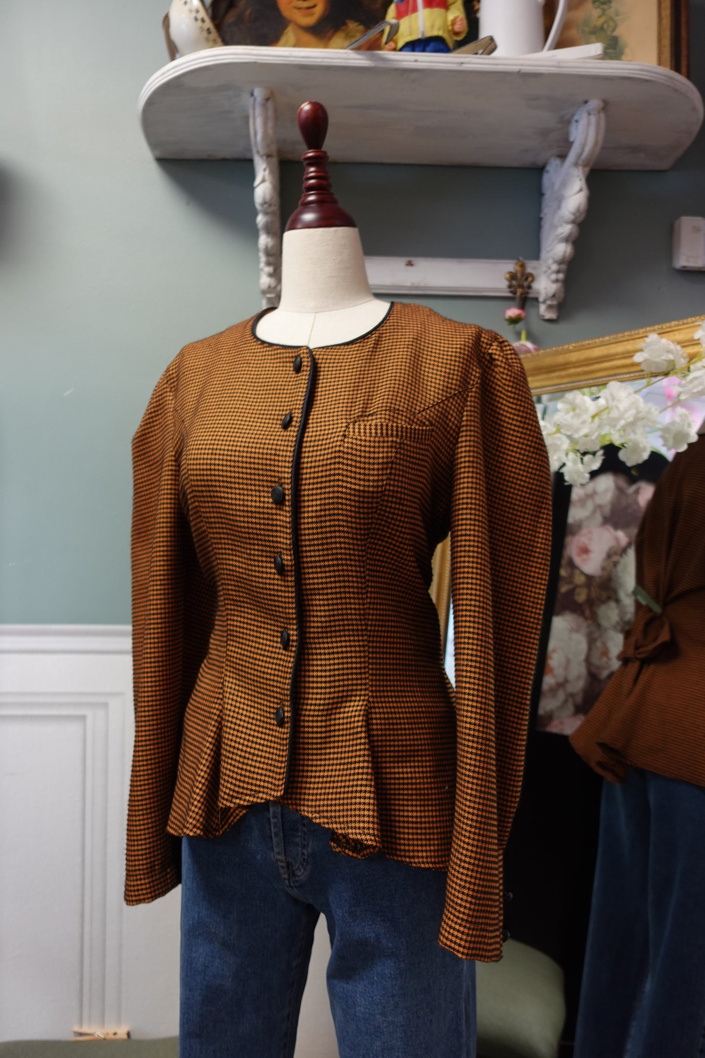 Veste Vintage Cintrée Pied-de-Poule – Détail Nœuds au Dos