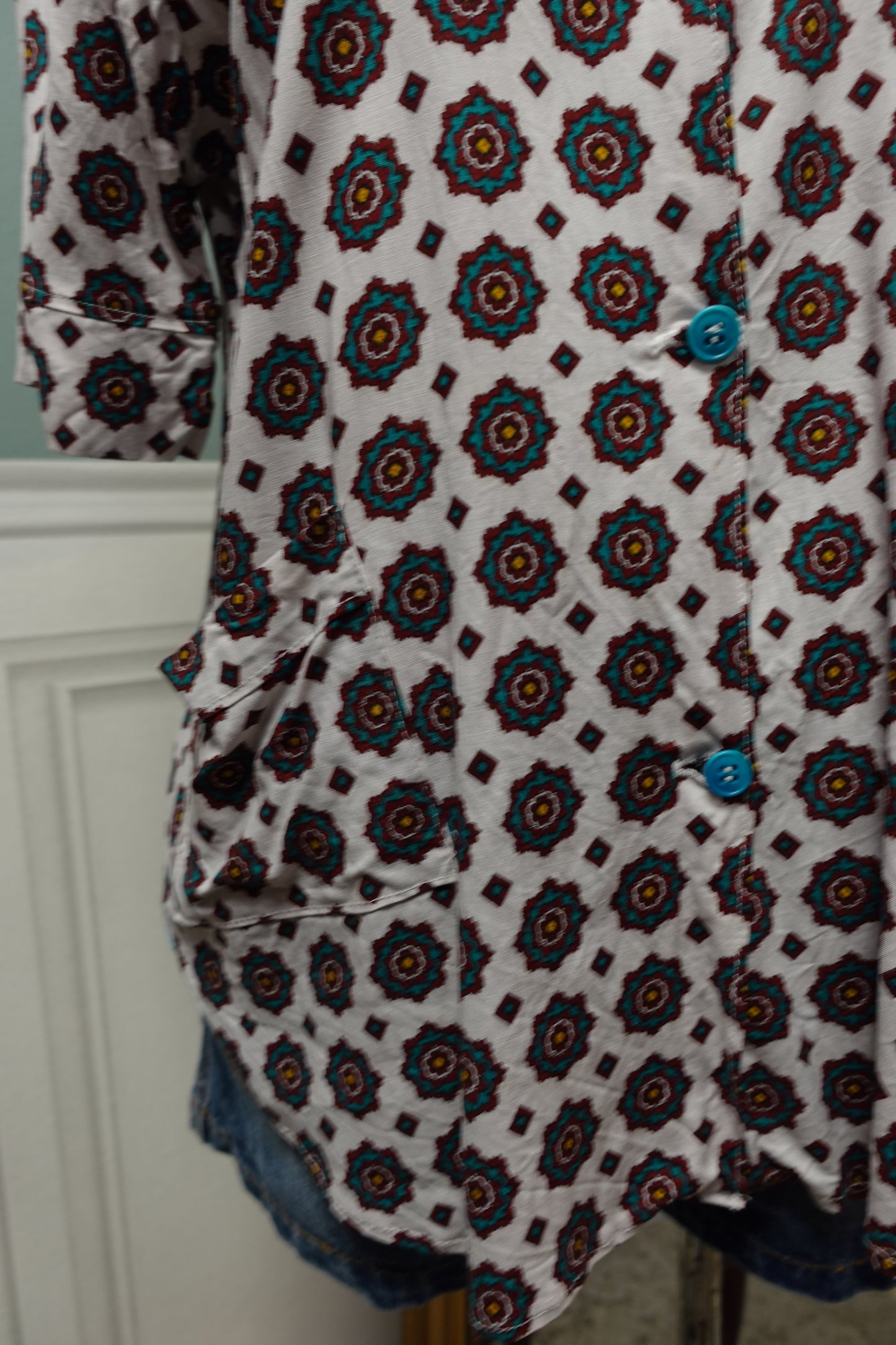 Veste-Chemise Légère Vintage Fait Main – Motifs Géométriques & Boutons Turquoise
