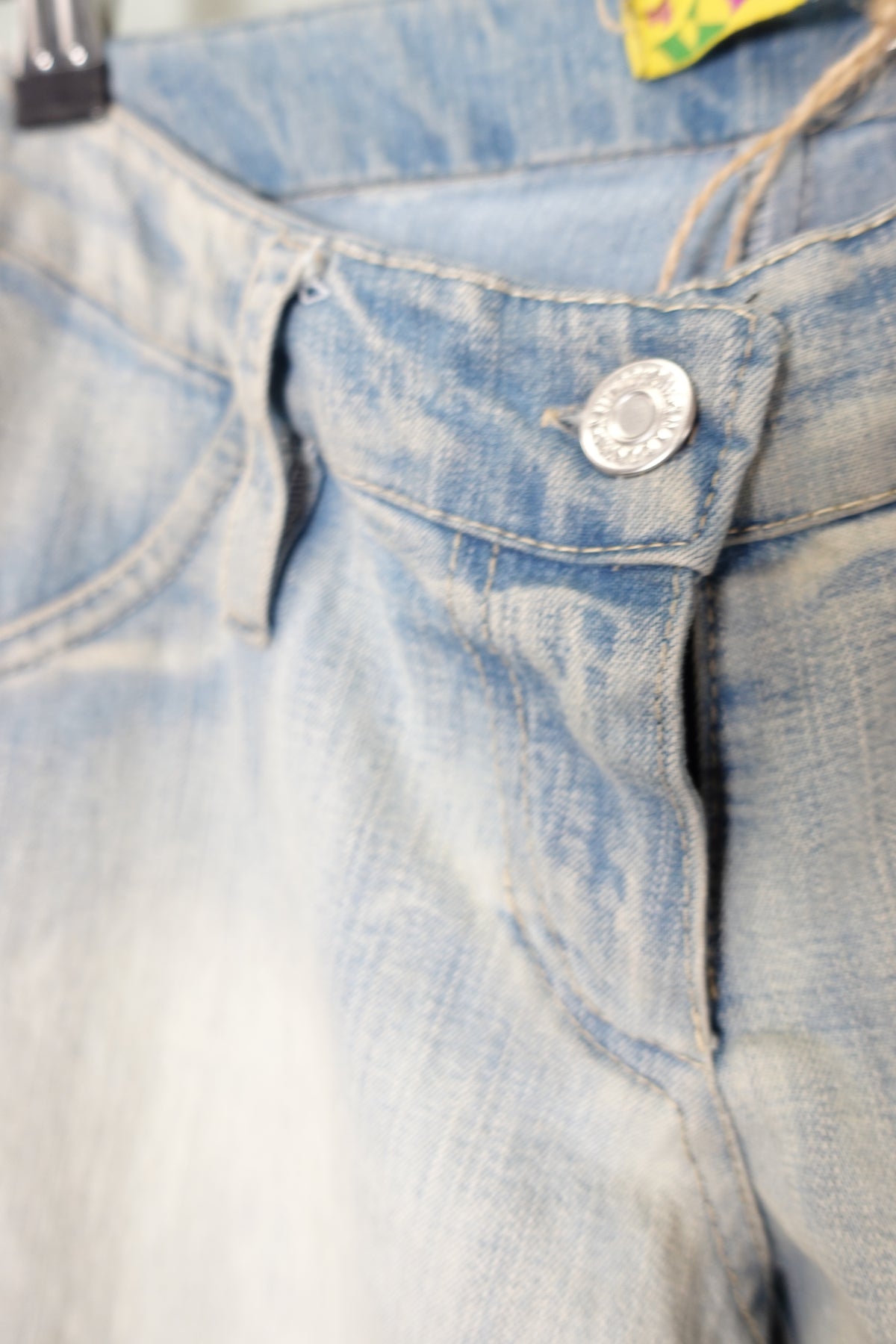 Jean Flare Vintage Y2K à fleurs brodées – La pépite des années 2000 🌼