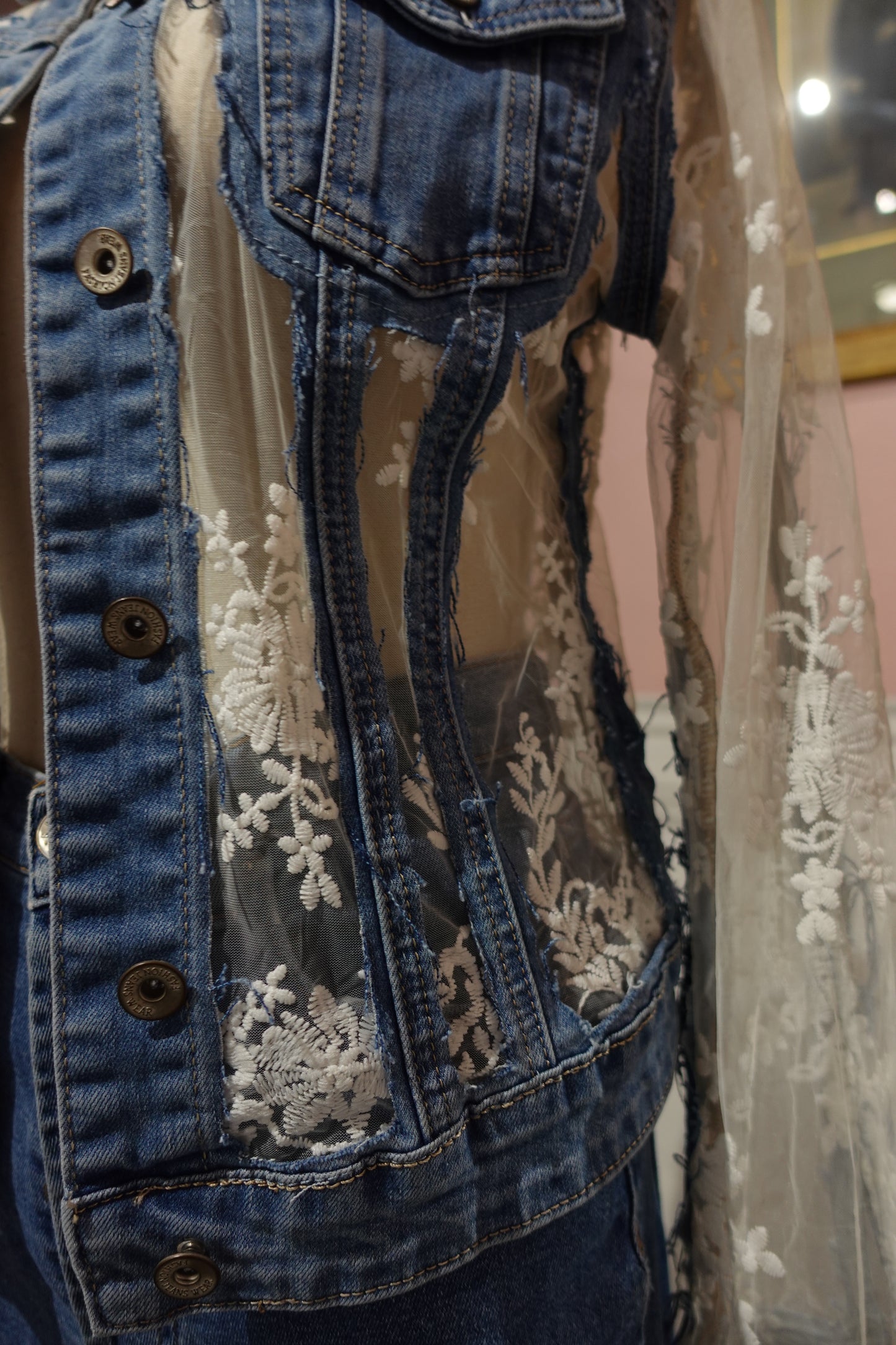 Veste en Jean & Dentelle Vintage - Jeux de Transparence - Taille S