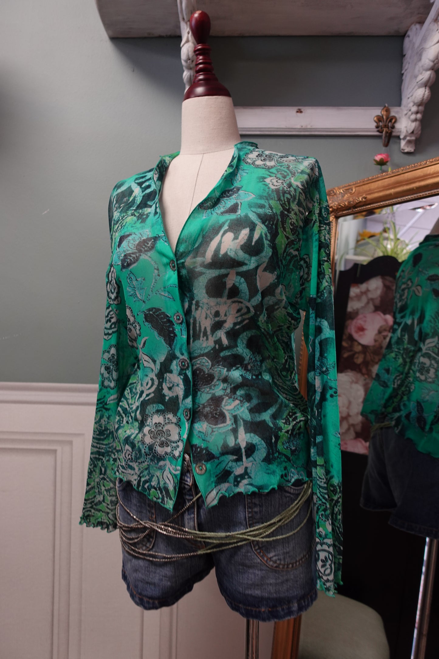 Haut vintage Weill en maille transparente verte à imprimé artistique – Taille 40