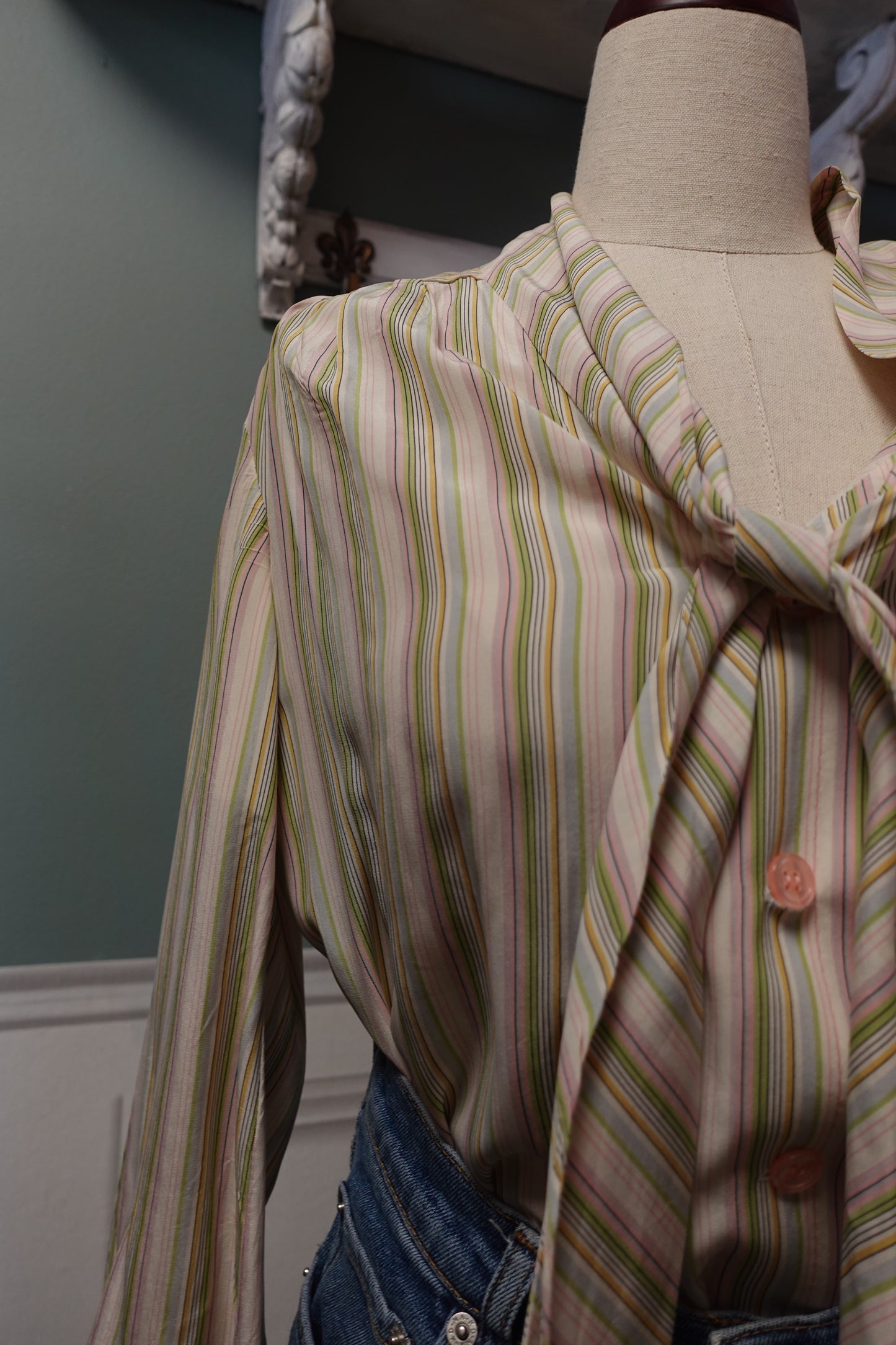 Chemisier Lavallière Vintage en Soie – Confection Fait Main