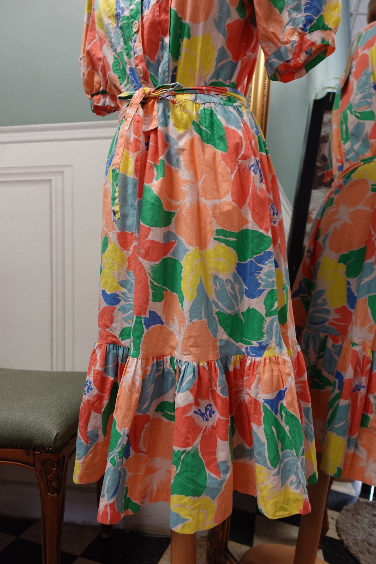 Robe vintage fleurie Made in France 100 % coton – Ceinturée