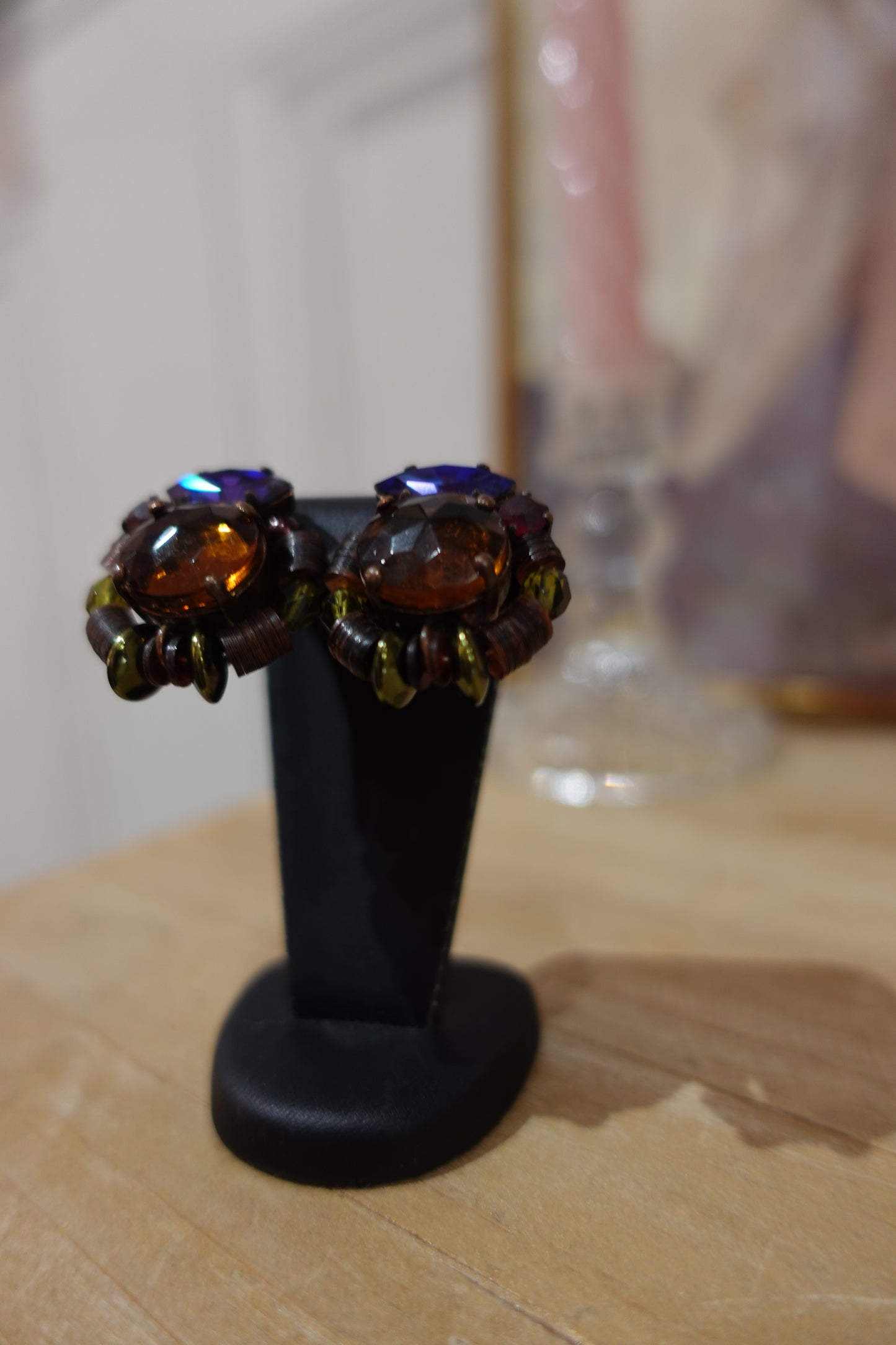 Boucles d’oreilles vintage Zoé Coste Made in France – clips – cristal ambré et violet – années 90