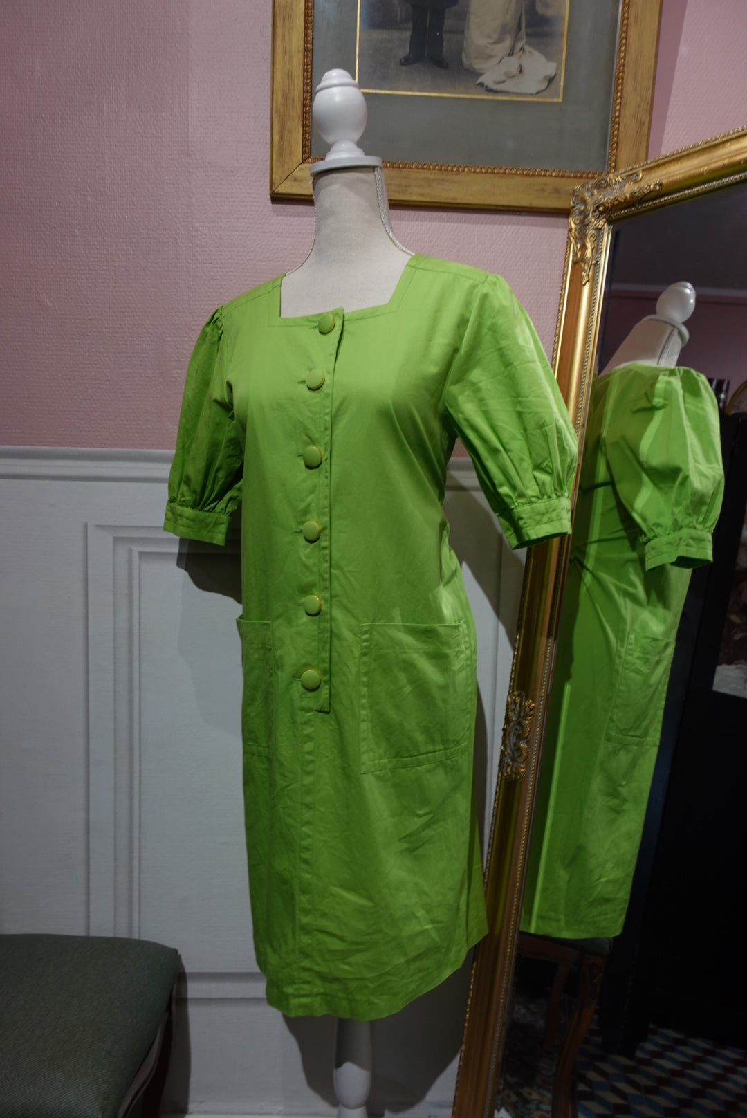 Robe Droite Sixties "Granny Smith" - Vert Pomme & Manches Bouffantes