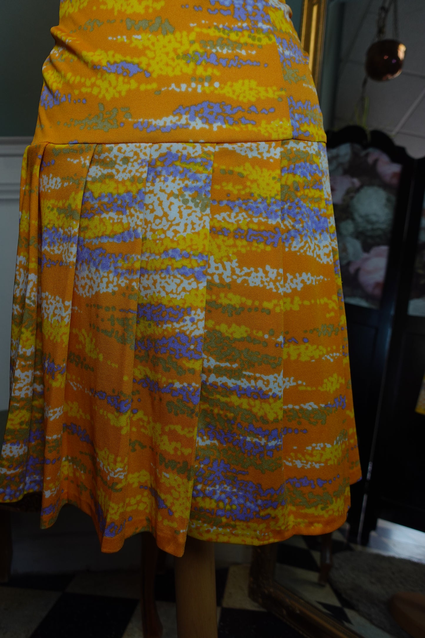 Robe Vintage Années 70 Orange à Grand Col Iconique