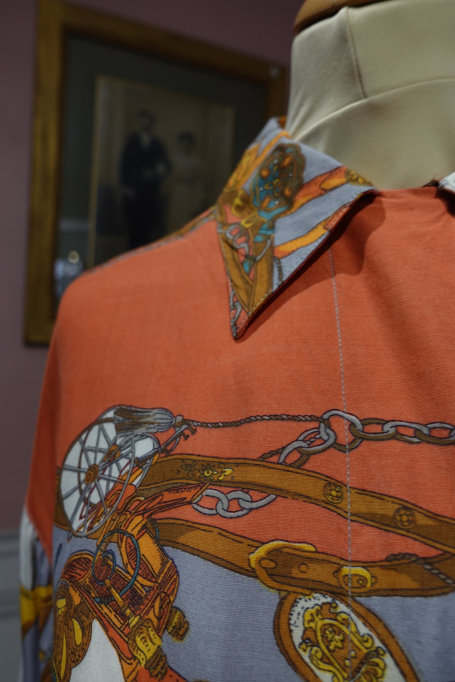 Chemise Caroll Vintage – Imprimé "Chaînes" Style Foulard – Tons Corail