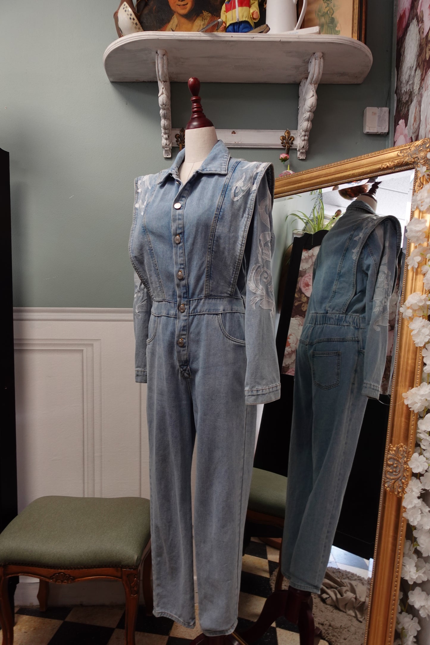 Combinaison en denim structurée – Inspiration Années 80